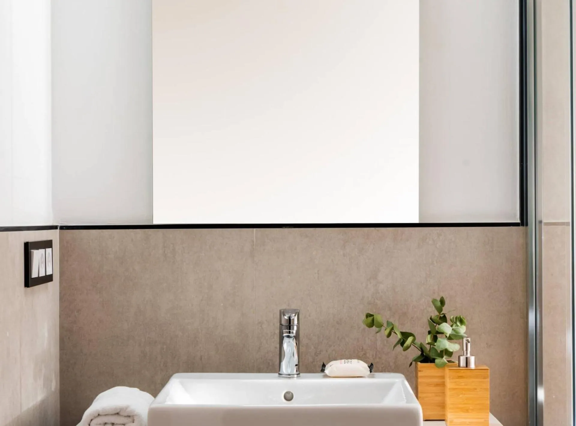 Bathroom in Casa Sevilla 1920 Suites by Época