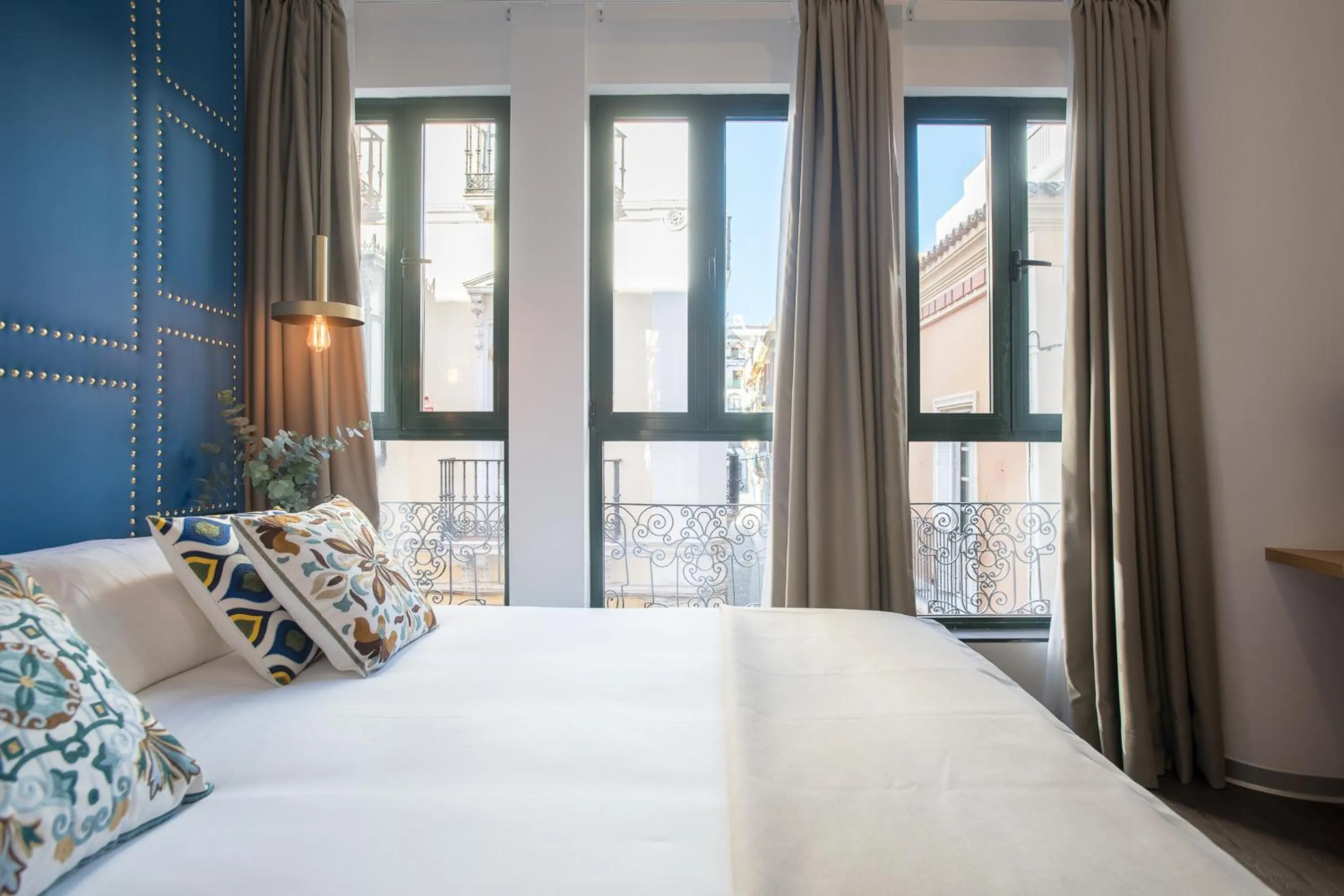 Bed in Casa Sevilla 1920 Suites by Época