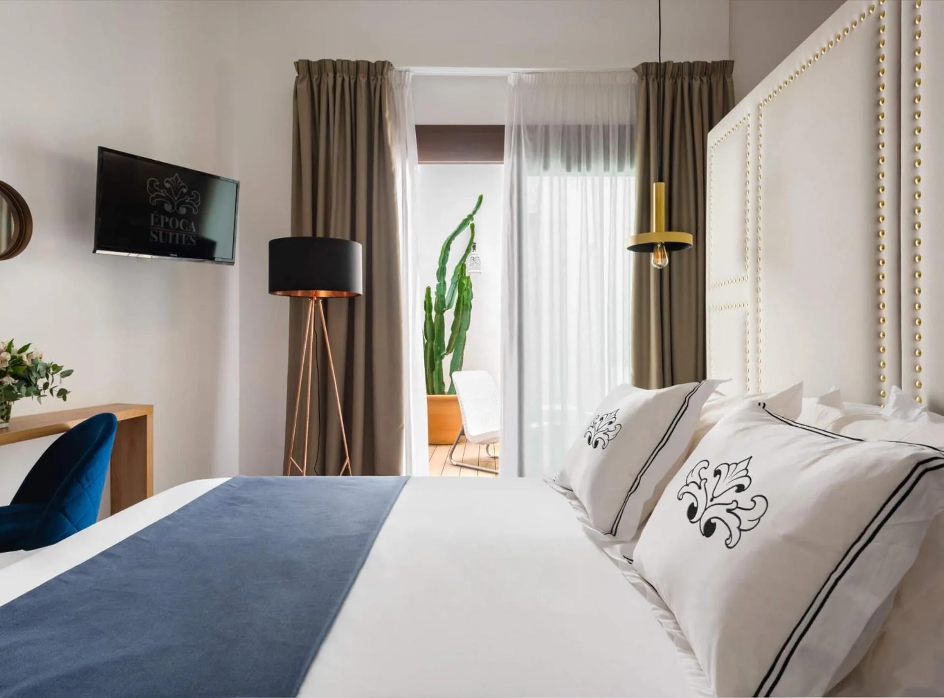 Bed in Casa Sevilla 1920 Suites by Época