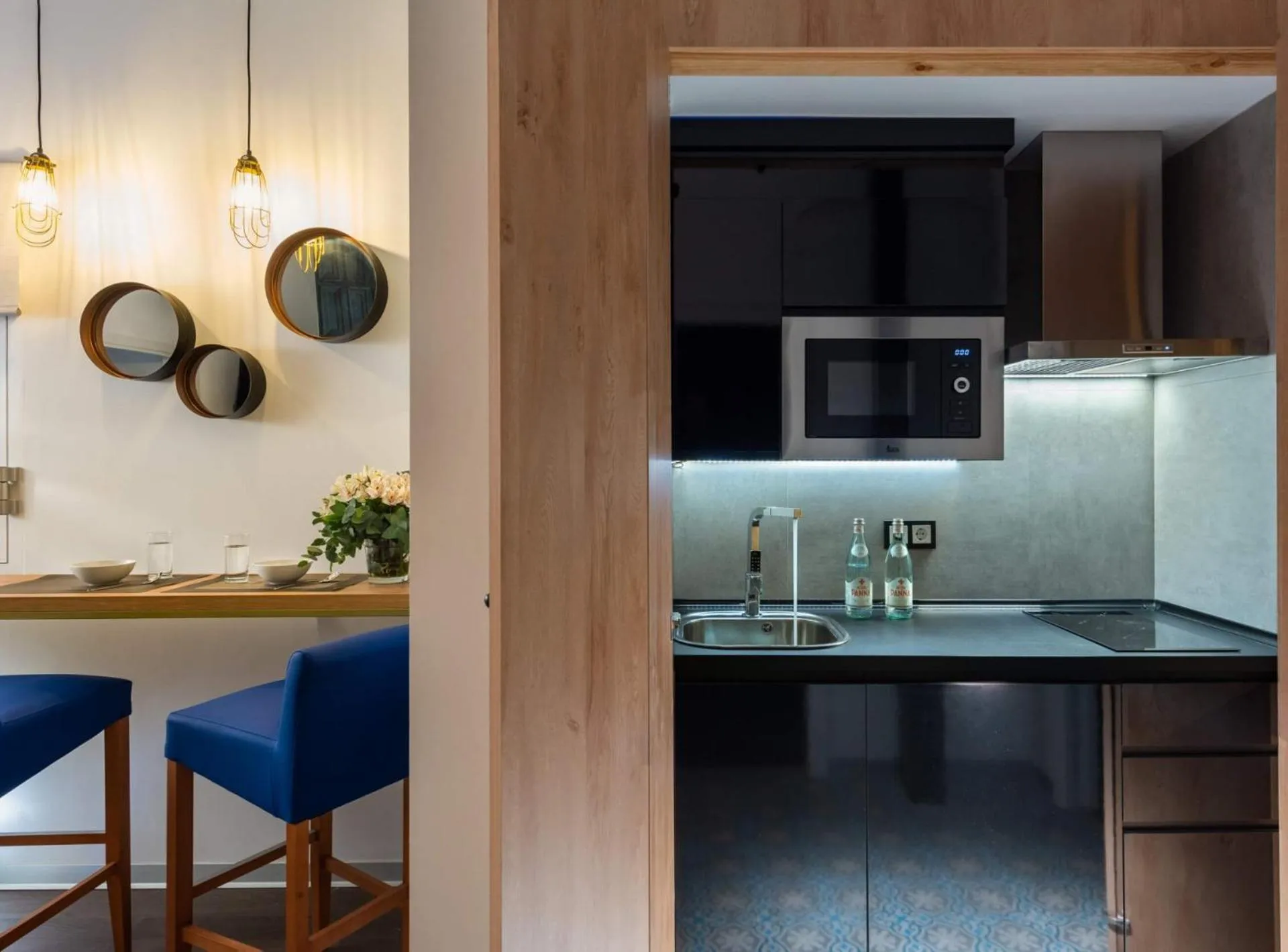 Kitchen or kitchenette in Casa Sevilla 1920 Suites by Época