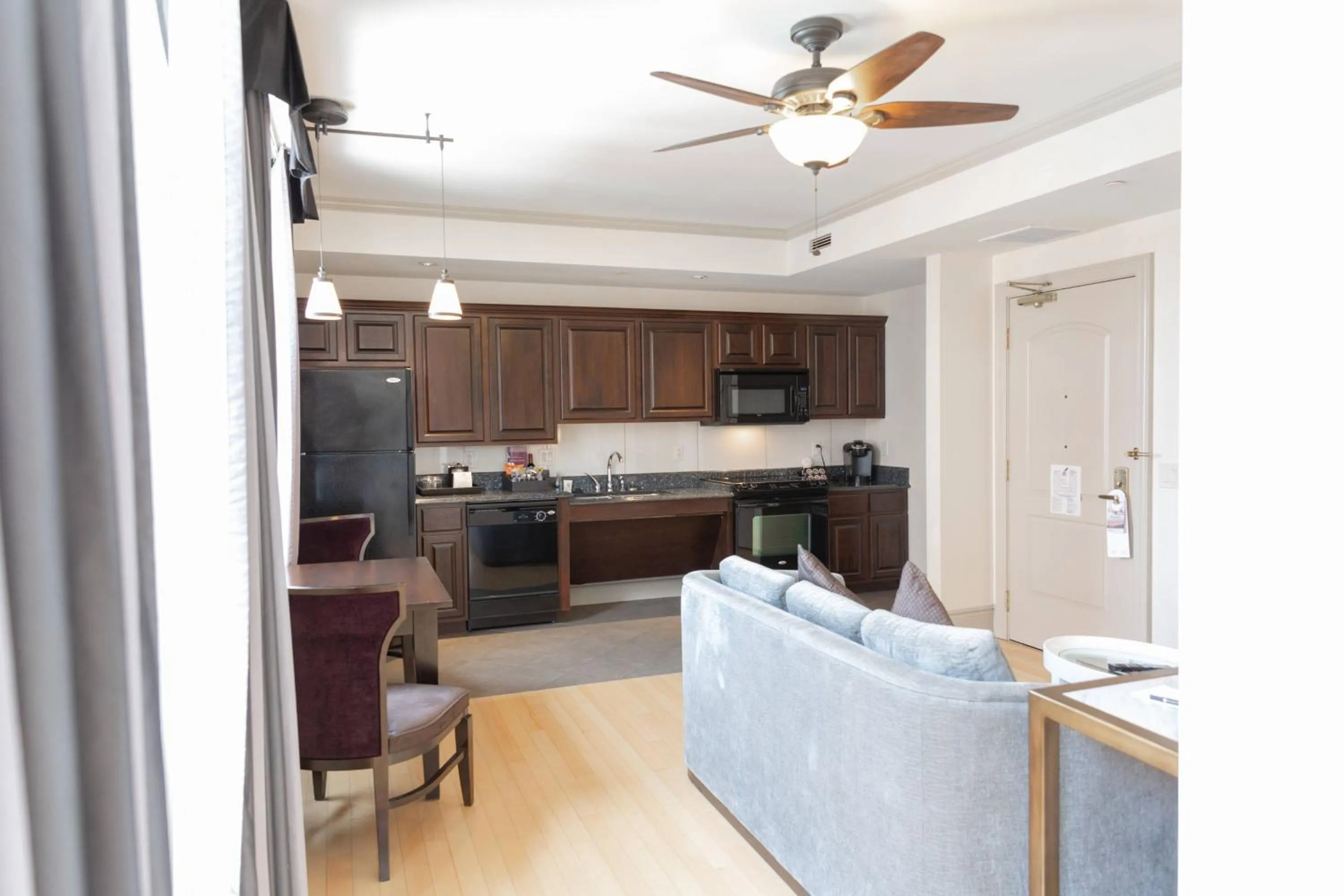 Kitchen or kitchenette in Hotel Blackhawk, Autograph Collection