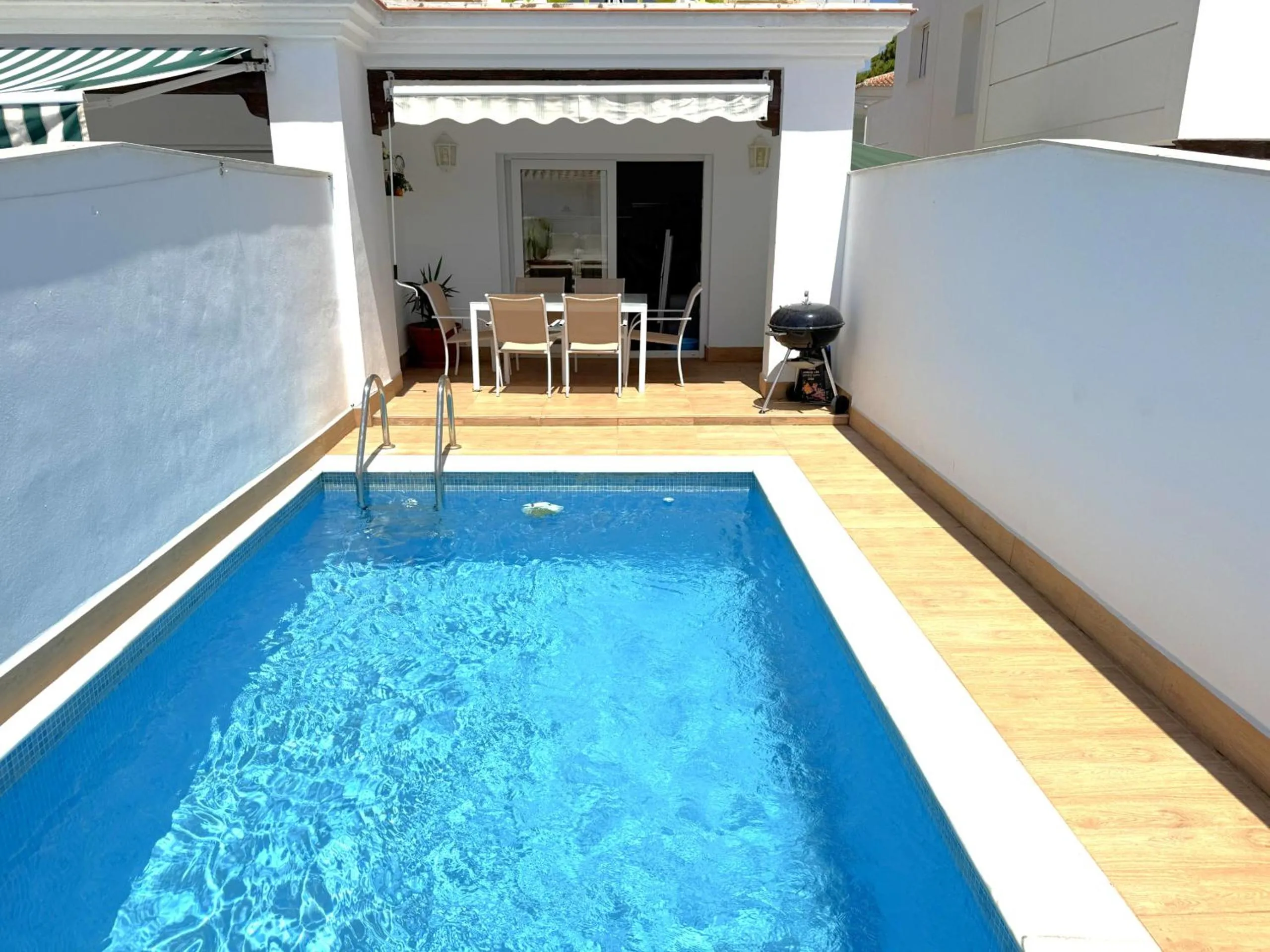 Nerja Paradise Rentals - Villa Daisy