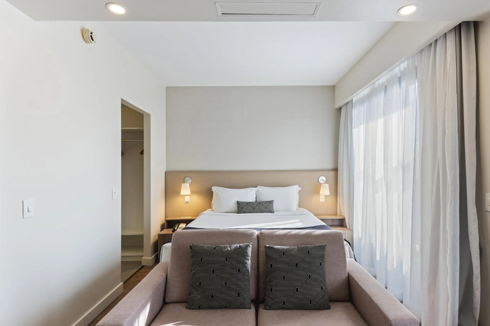 Bedroom, Bed in Staybridge Suites São Paulo by IHG