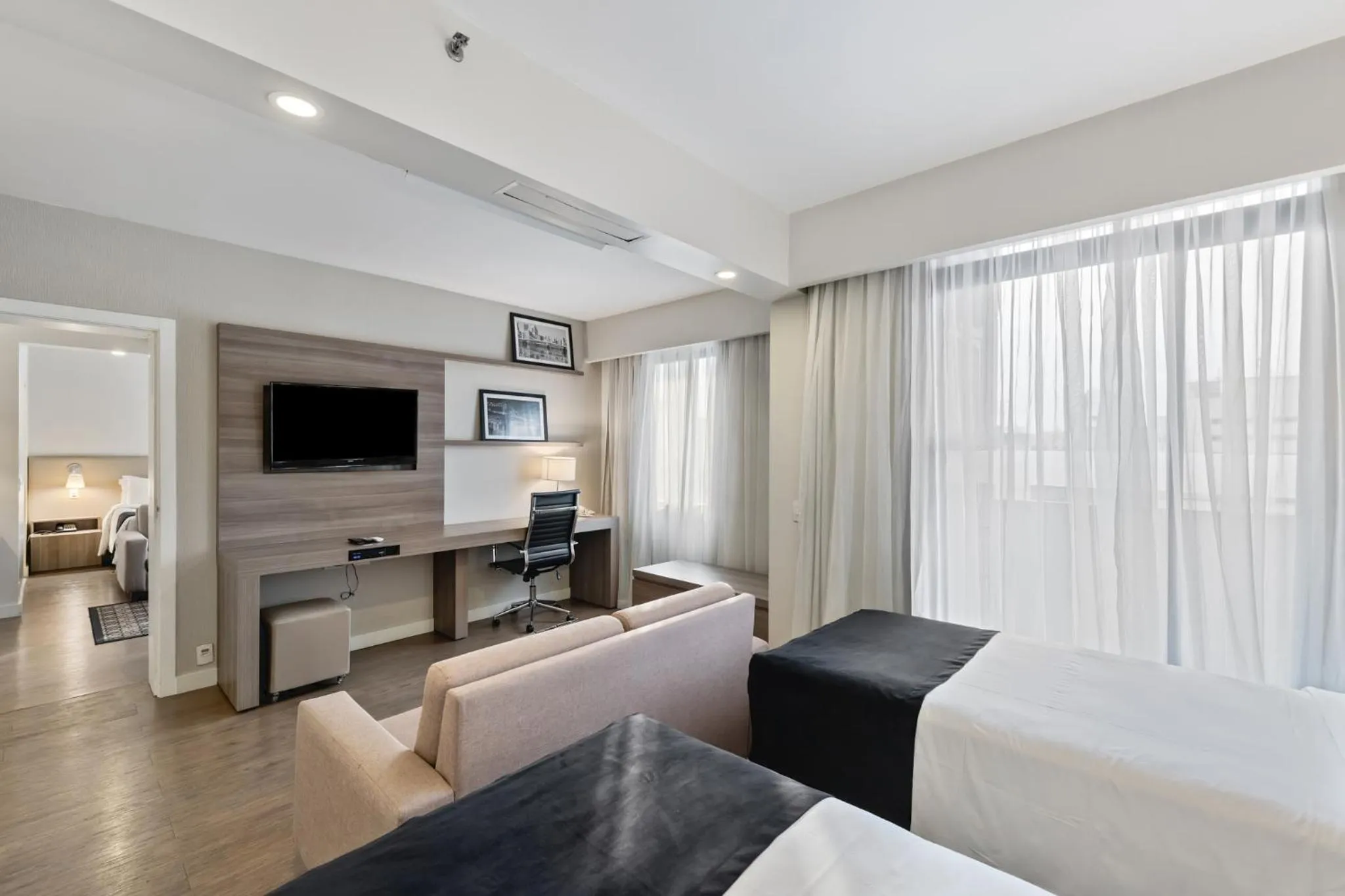 Photo of the whole room, Bed in Staybridge Suites São Paulo by IHG