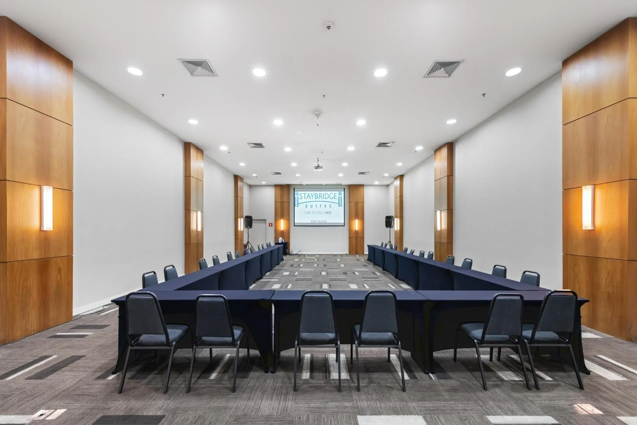 Meeting/conference room in Staybridge Suites São Paulo by IHG