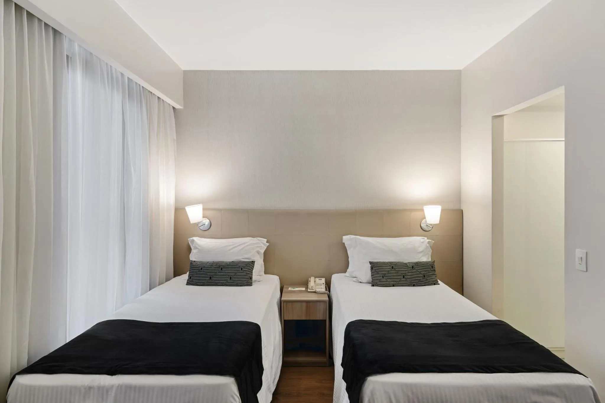 Photo of the whole room, Bed in Staybridge Suites São Paulo by IHG