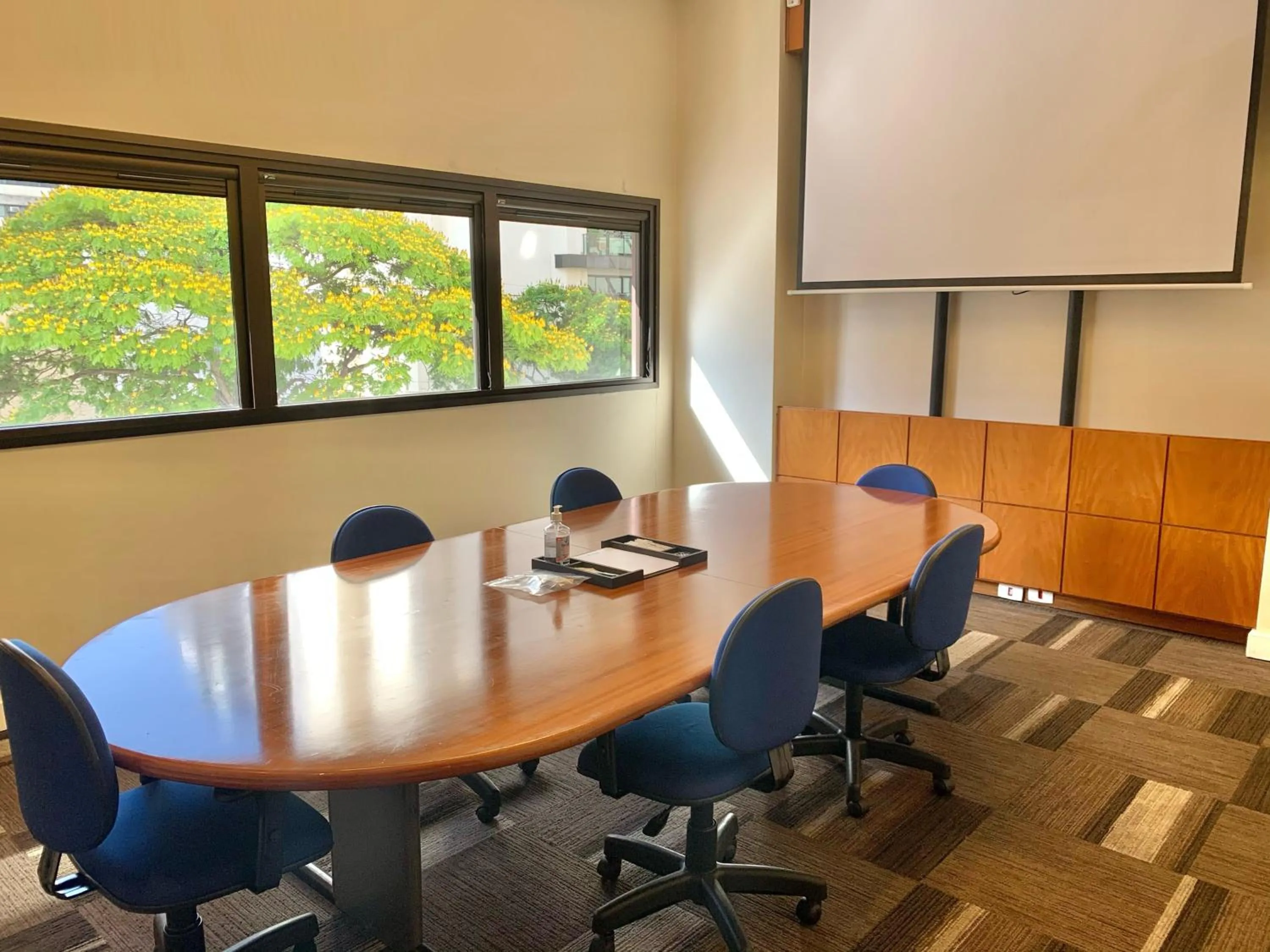 Meeting/conference room in Staybridge Suites São Paulo by IHG