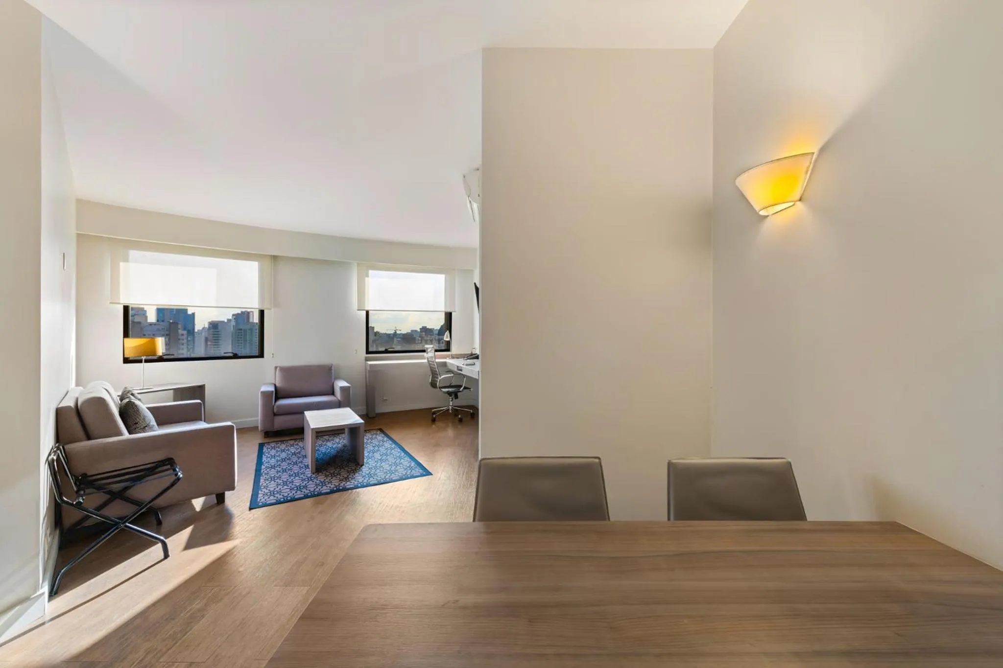 Living room in Staybridge Suites São Paulo by IHG