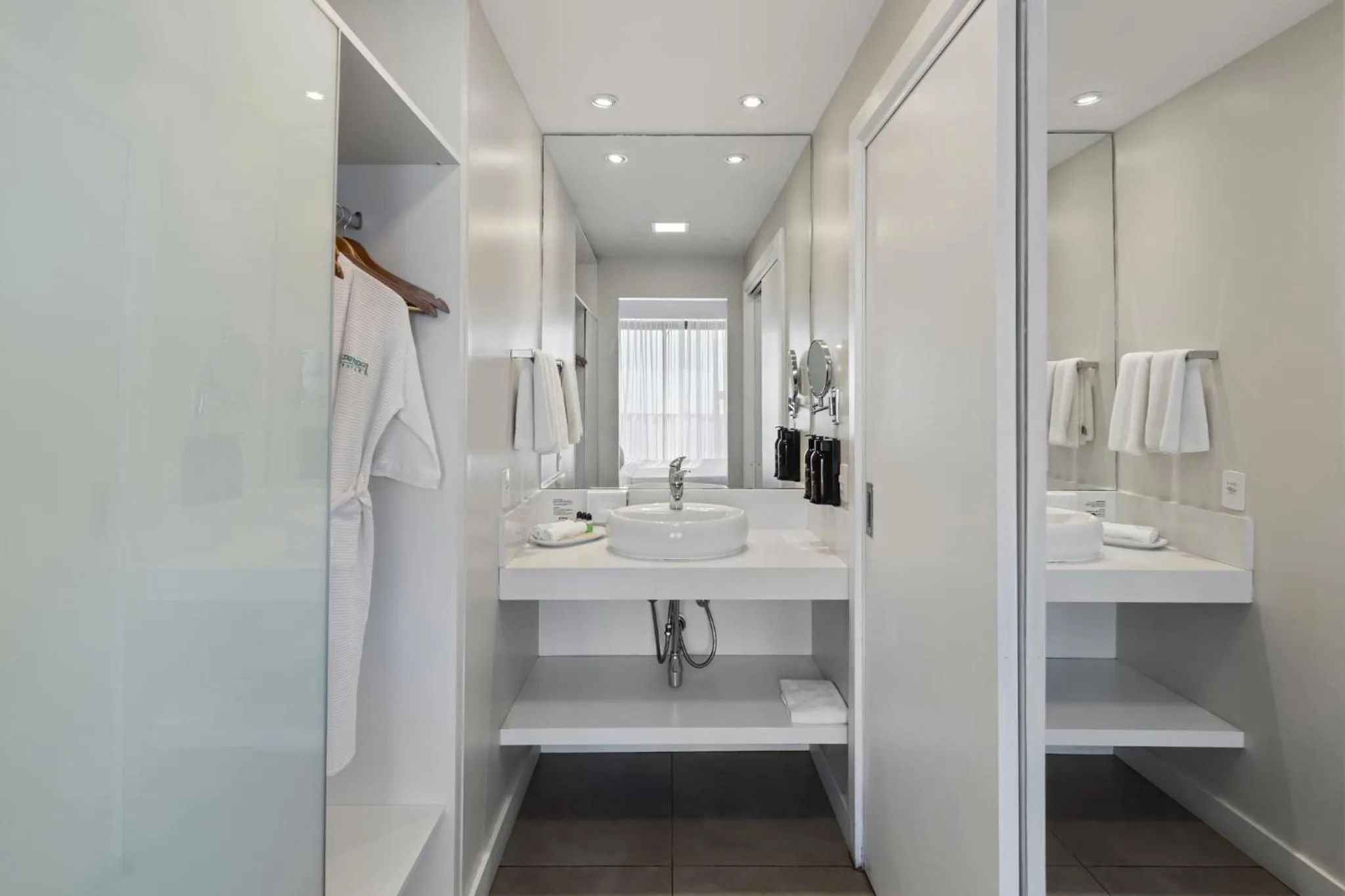 Bathroom in Staybridge Suites São Paulo by IHG