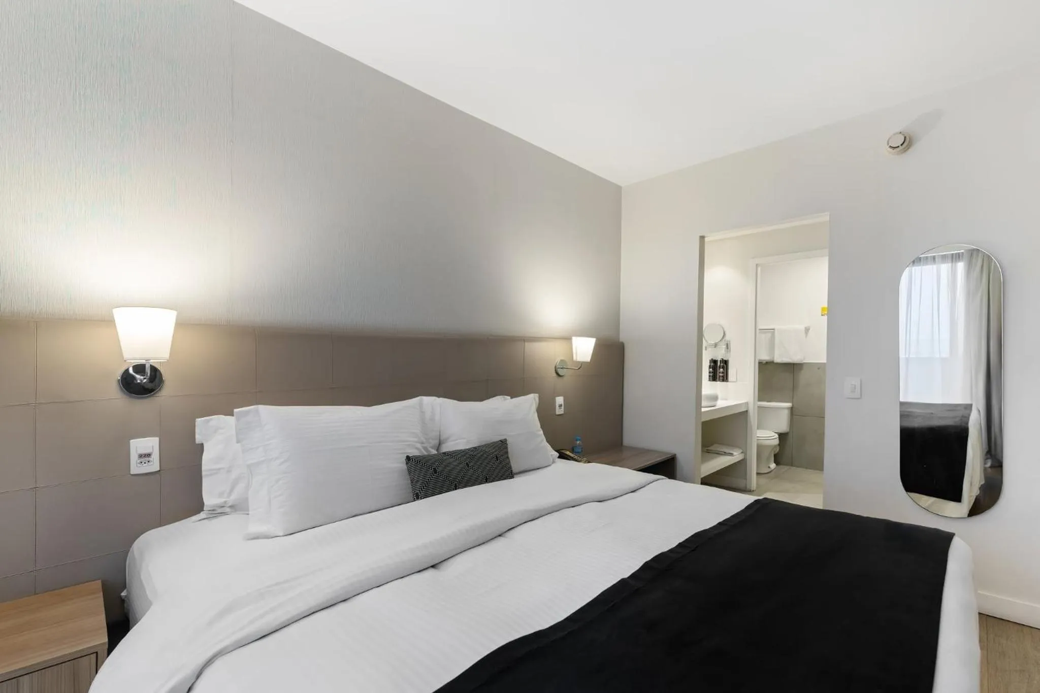 Photo of the whole room, Bed in Staybridge Suites São Paulo by IHG