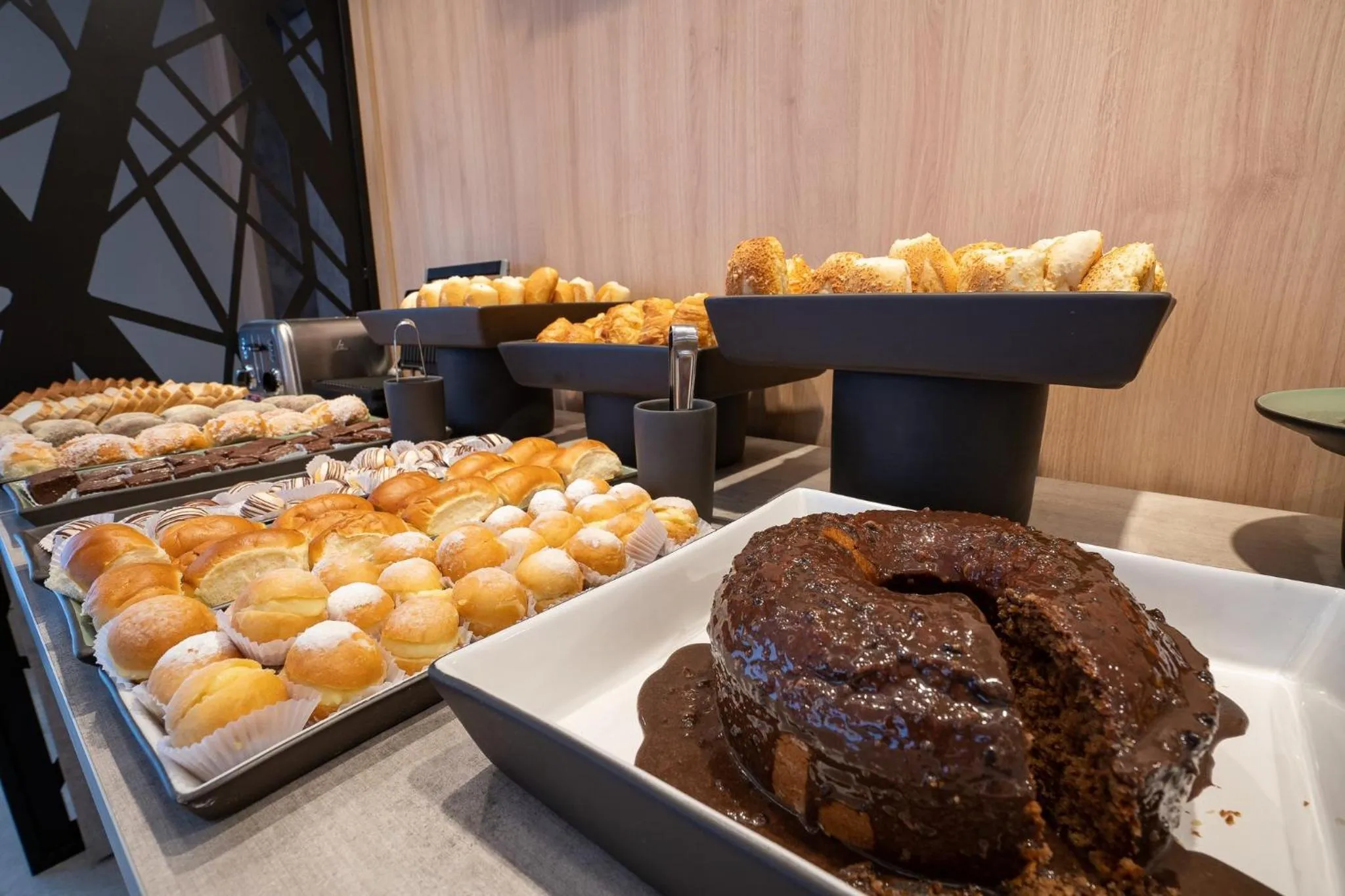 Restaurant/places to eat in Staybridge Suites São Paulo by IHG