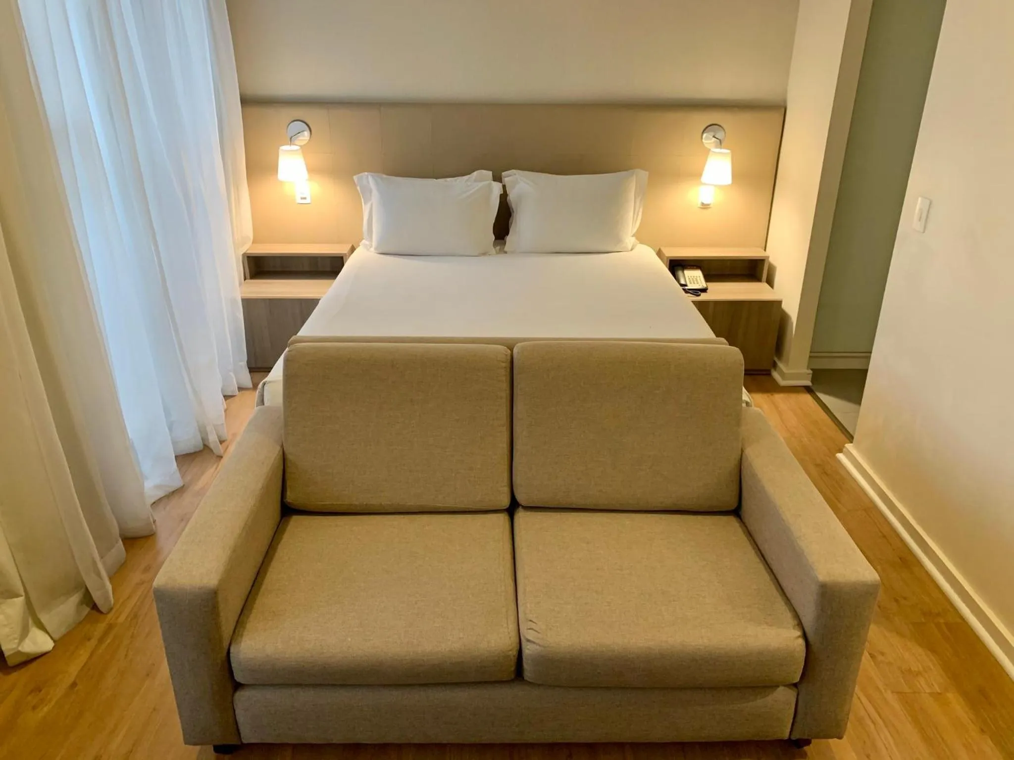 Photo of the whole room, Bed in Staybridge Suites São Paulo by IHG