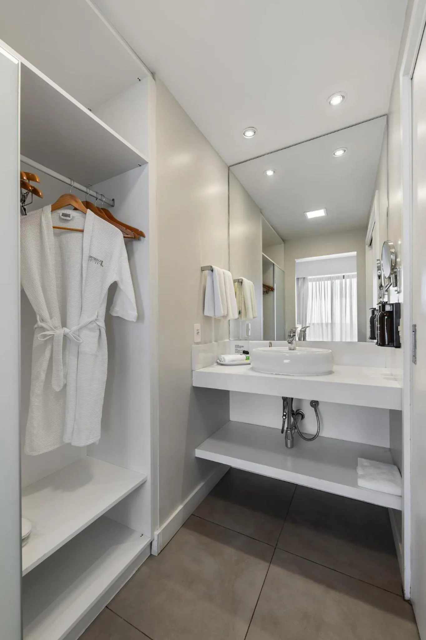 Bathroom in Staybridge Suites São Paulo by IHG