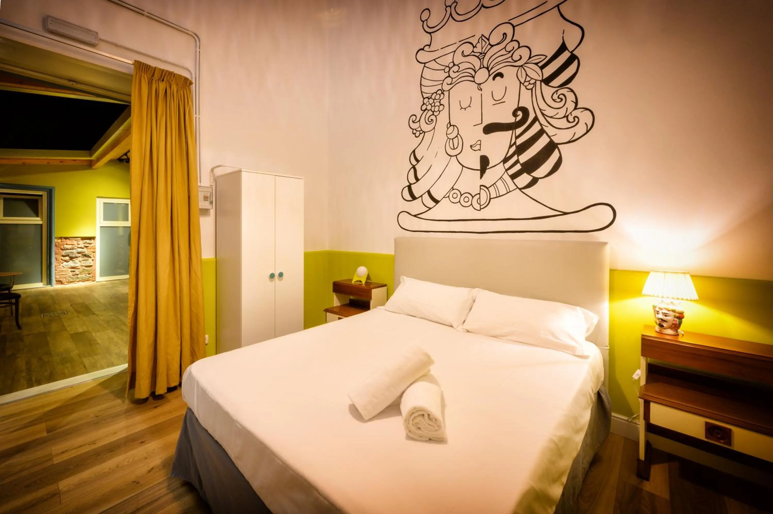 Double Room with Private Bathroom in The Yard Hostel