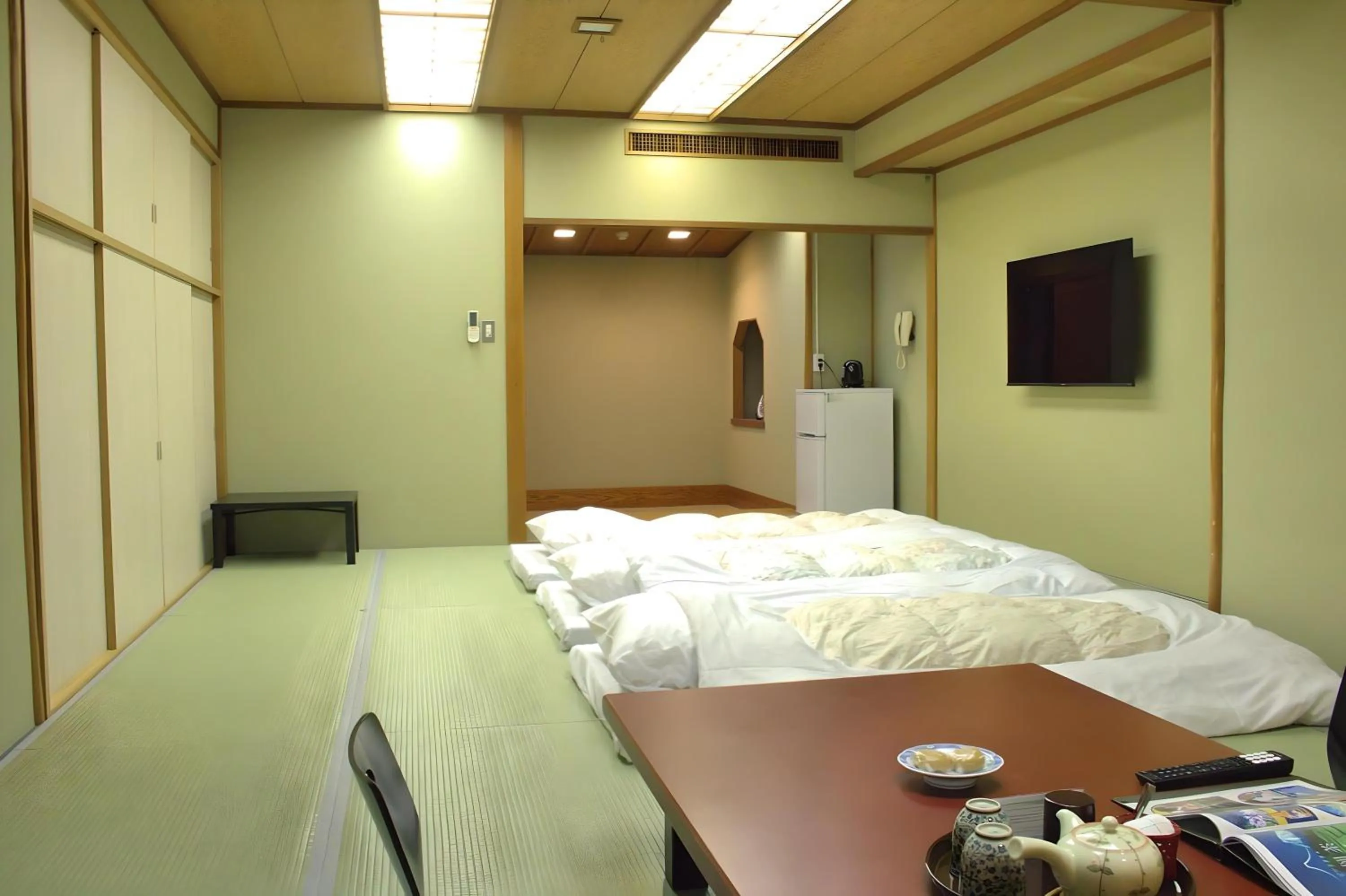 Photo of the whole room, Bed in Hotel Kan-ichi