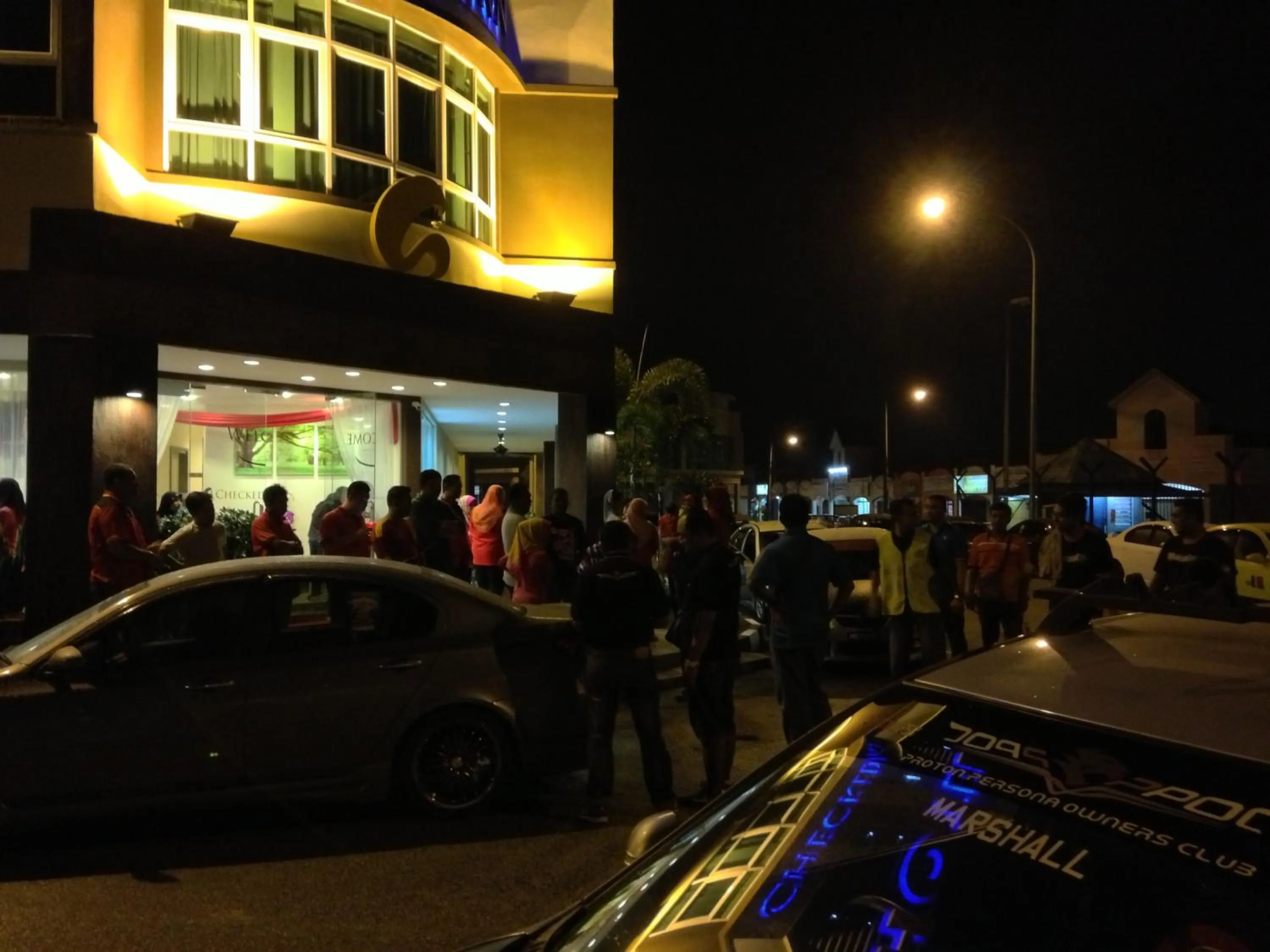 Night in Hotel Checkedinn