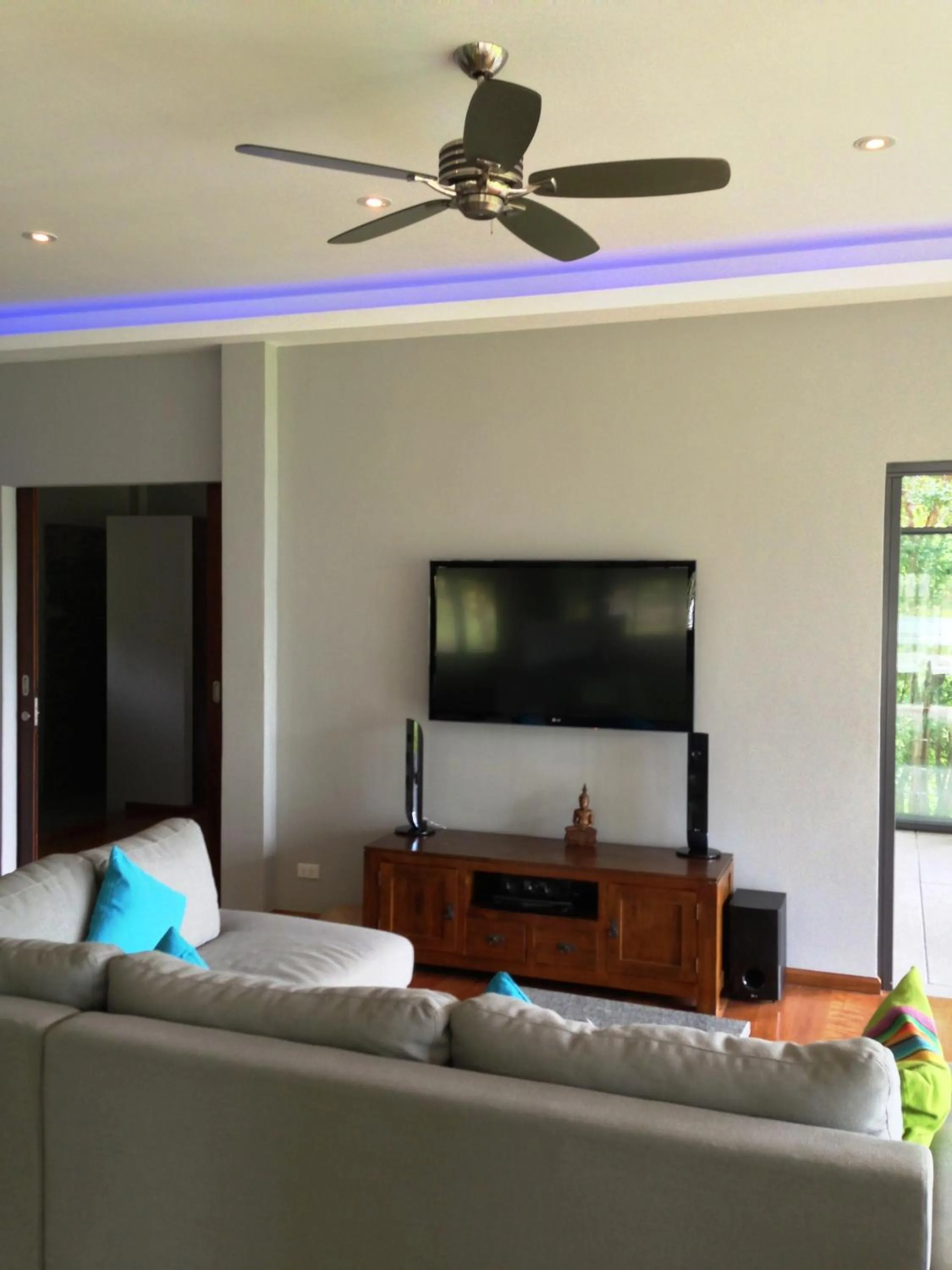 Living room in The Jungle Club - SHA Extra Plus