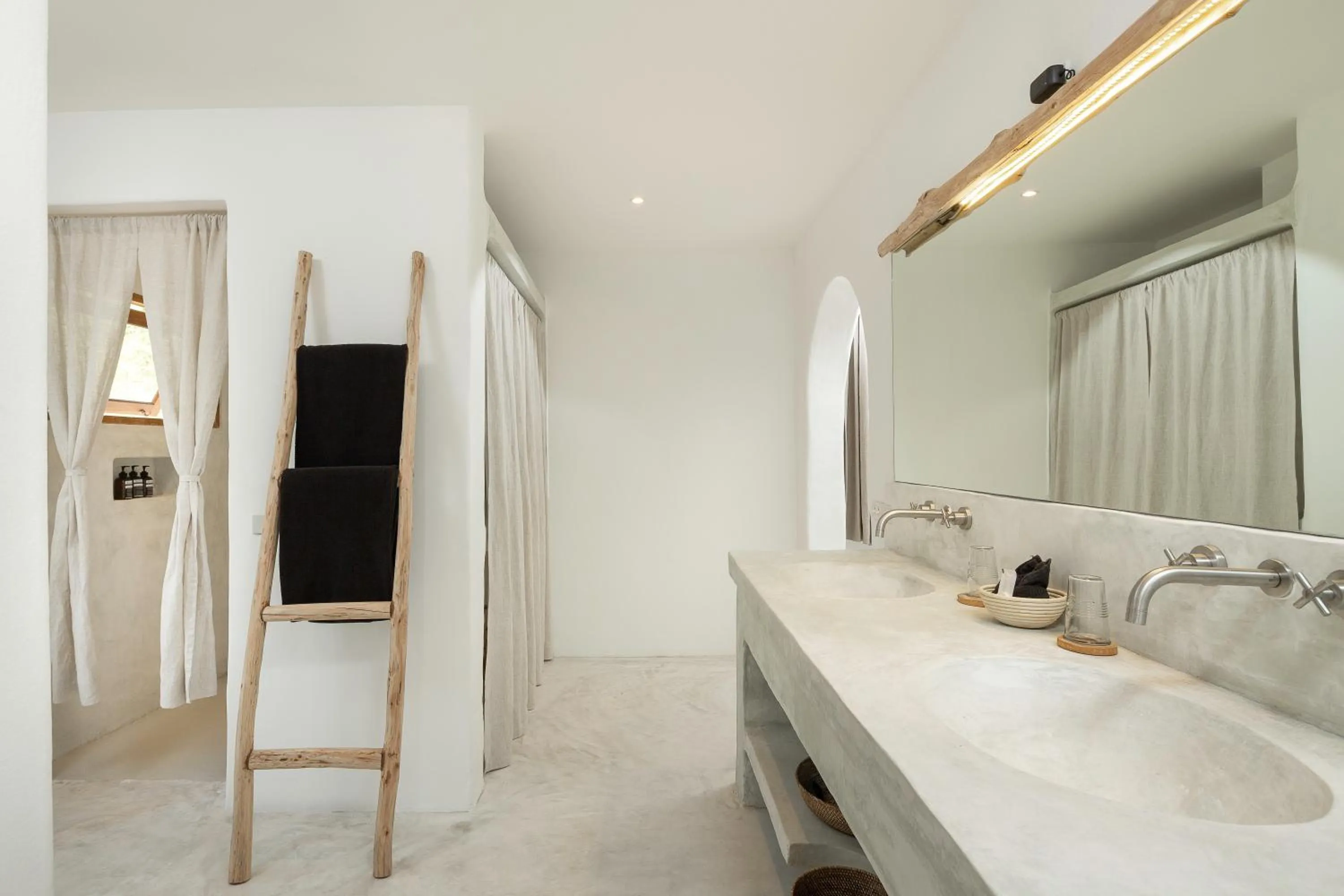 Bathroom in The Jungle Club - SHA Extra Plus