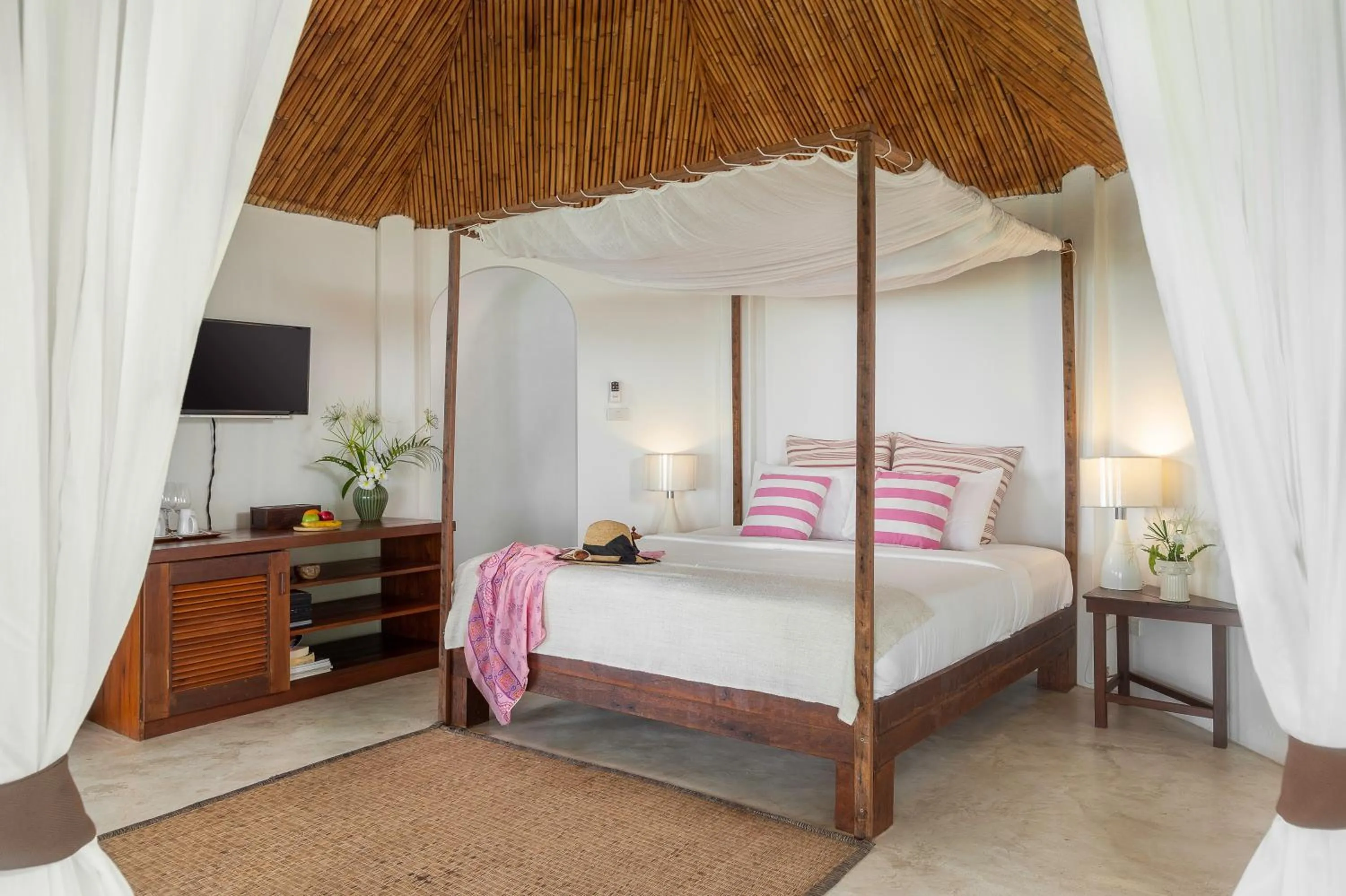 Bedroom, Bed in The Jungle Club - SHA Extra Plus