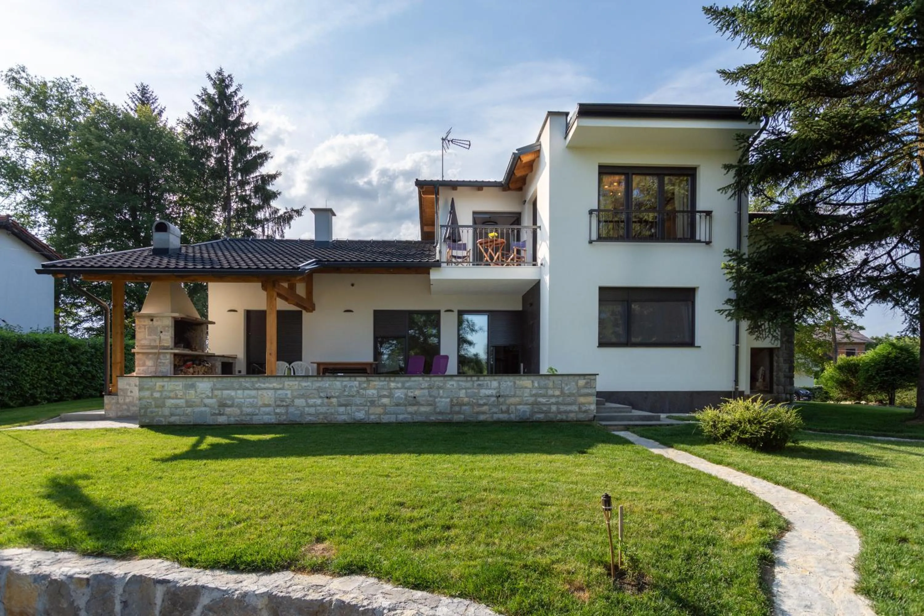 Property building in Pampas apartments Mrežnica