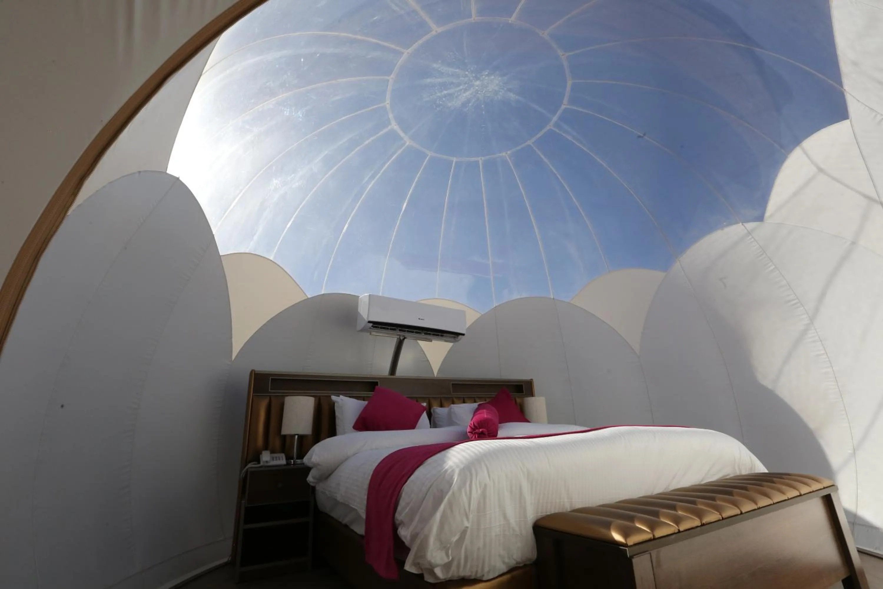 Bedroom, Bed in Wadi Rum Bubble Luxotel