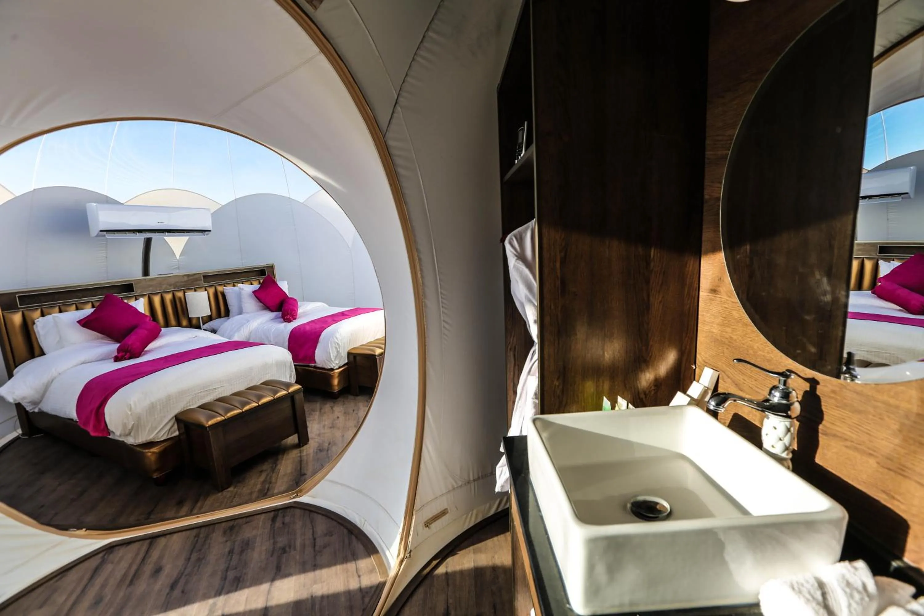 Toilet, Bed in Wadi Rum Bubble Luxotel