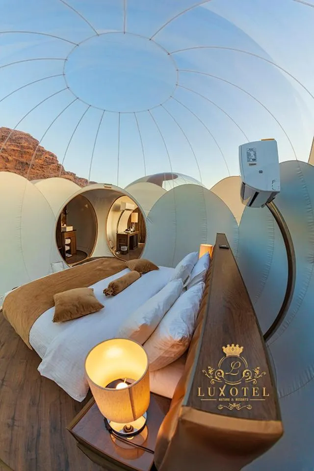 Bed in Wadi Rum Bubble Luxotel