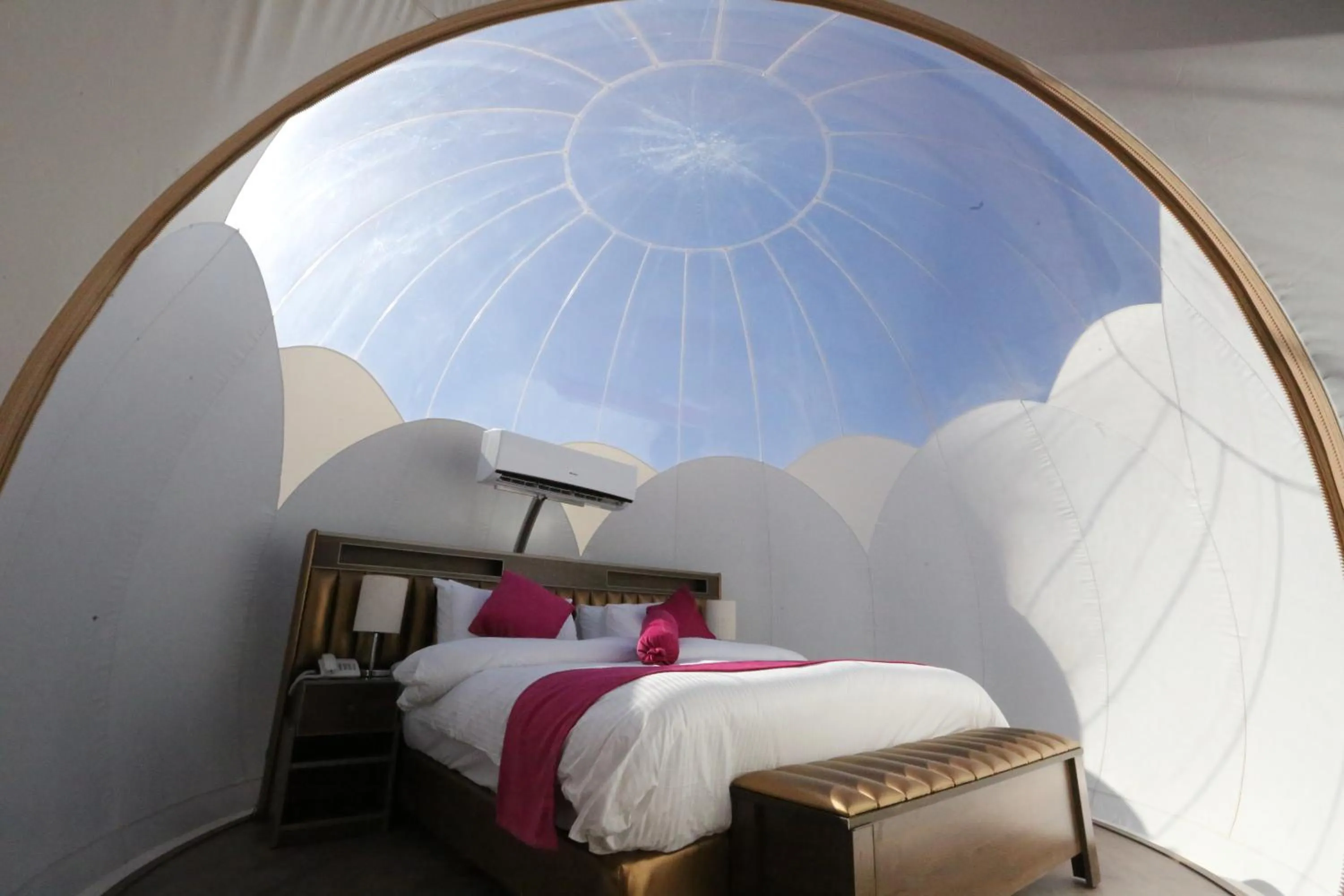Bedroom, Bed in Wadi Rum Bubble Luxotel