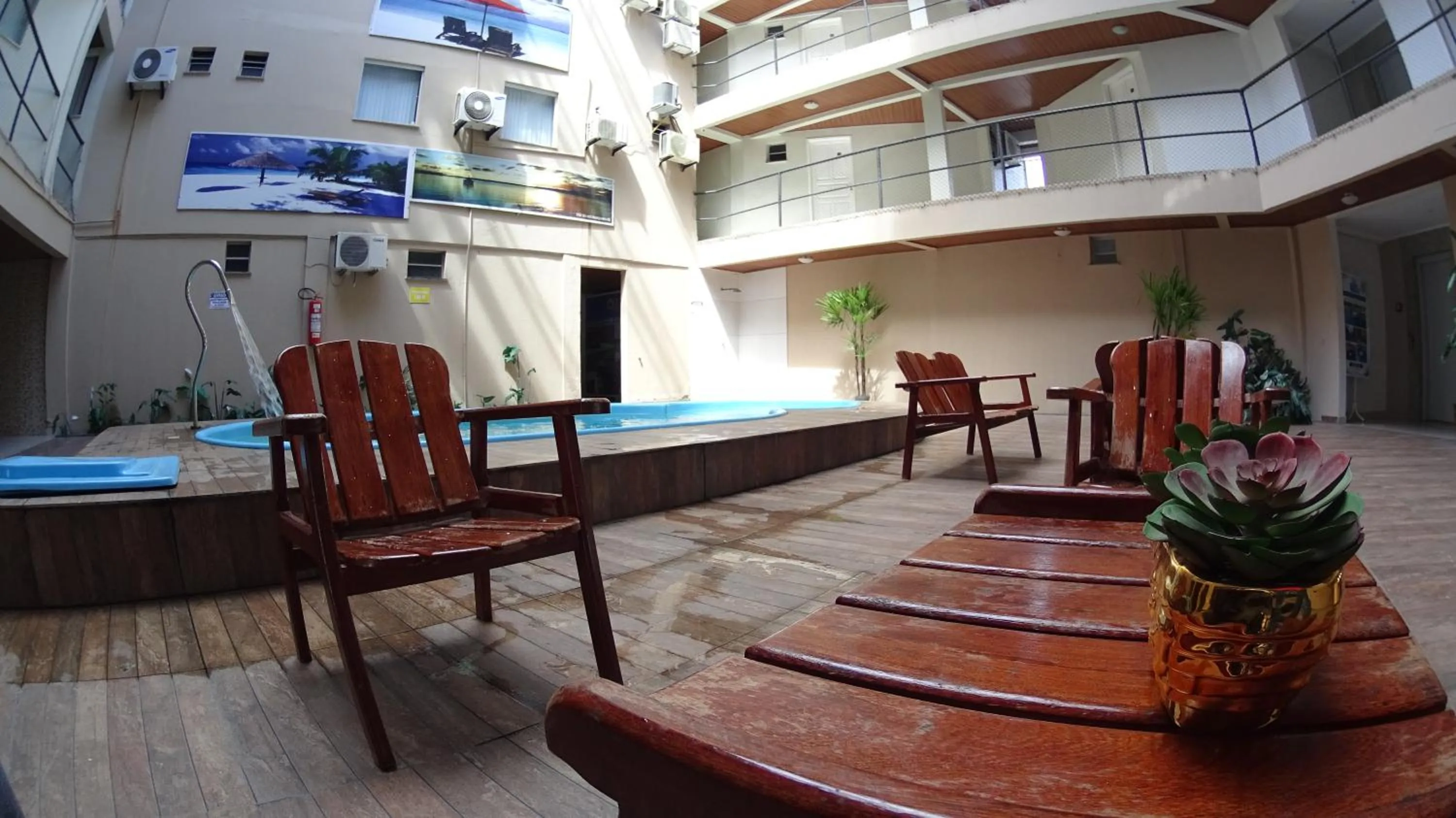 Swimming pool in Hotel Aracaju Express