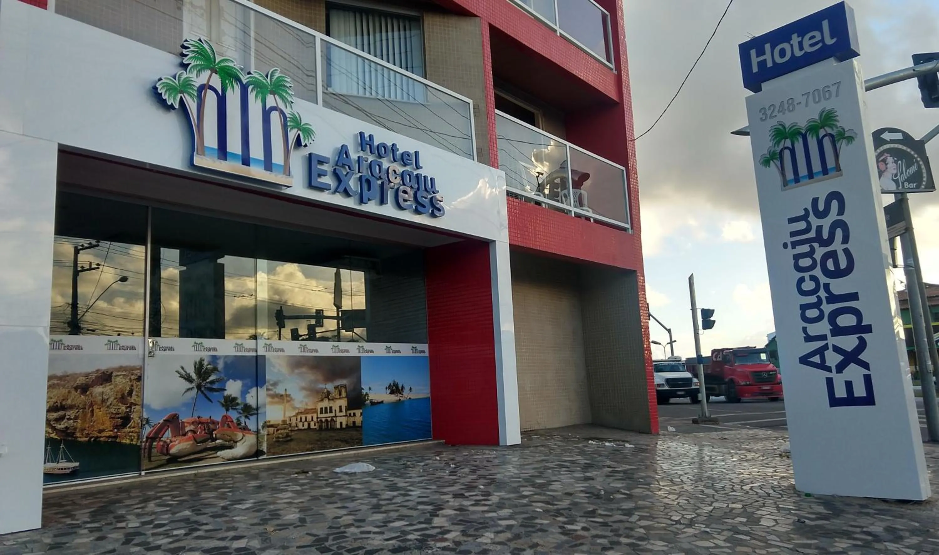 Facade/entrance in Hotel Aracaju Express