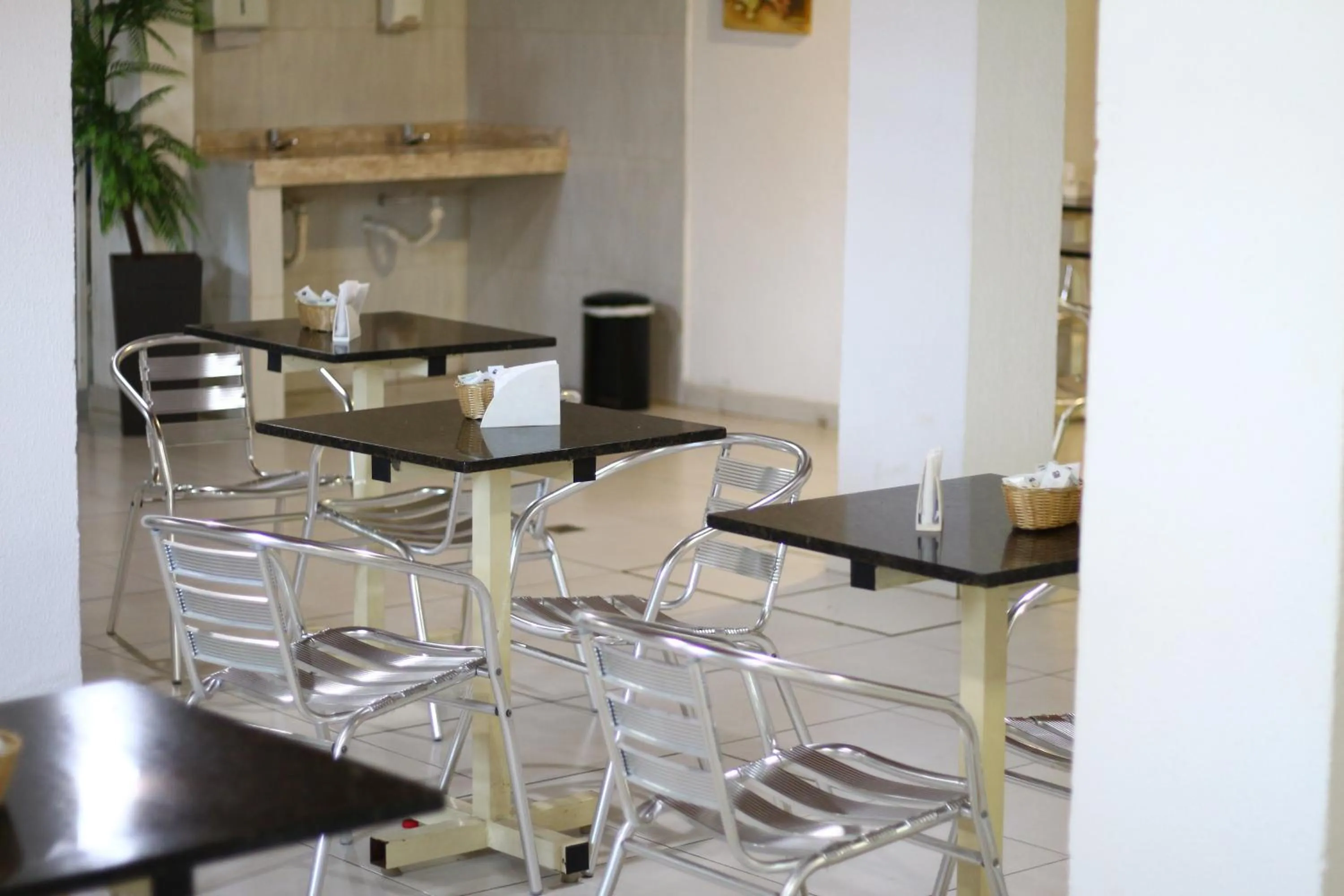 Restaurant/places to eat in Hotel Aracaju Express