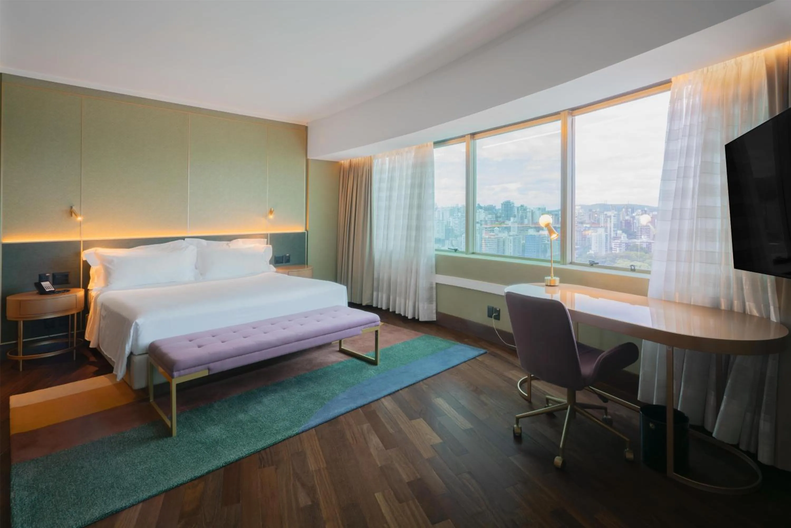 Bedroom, Bed in Hilton Porto Alegre, Brazil