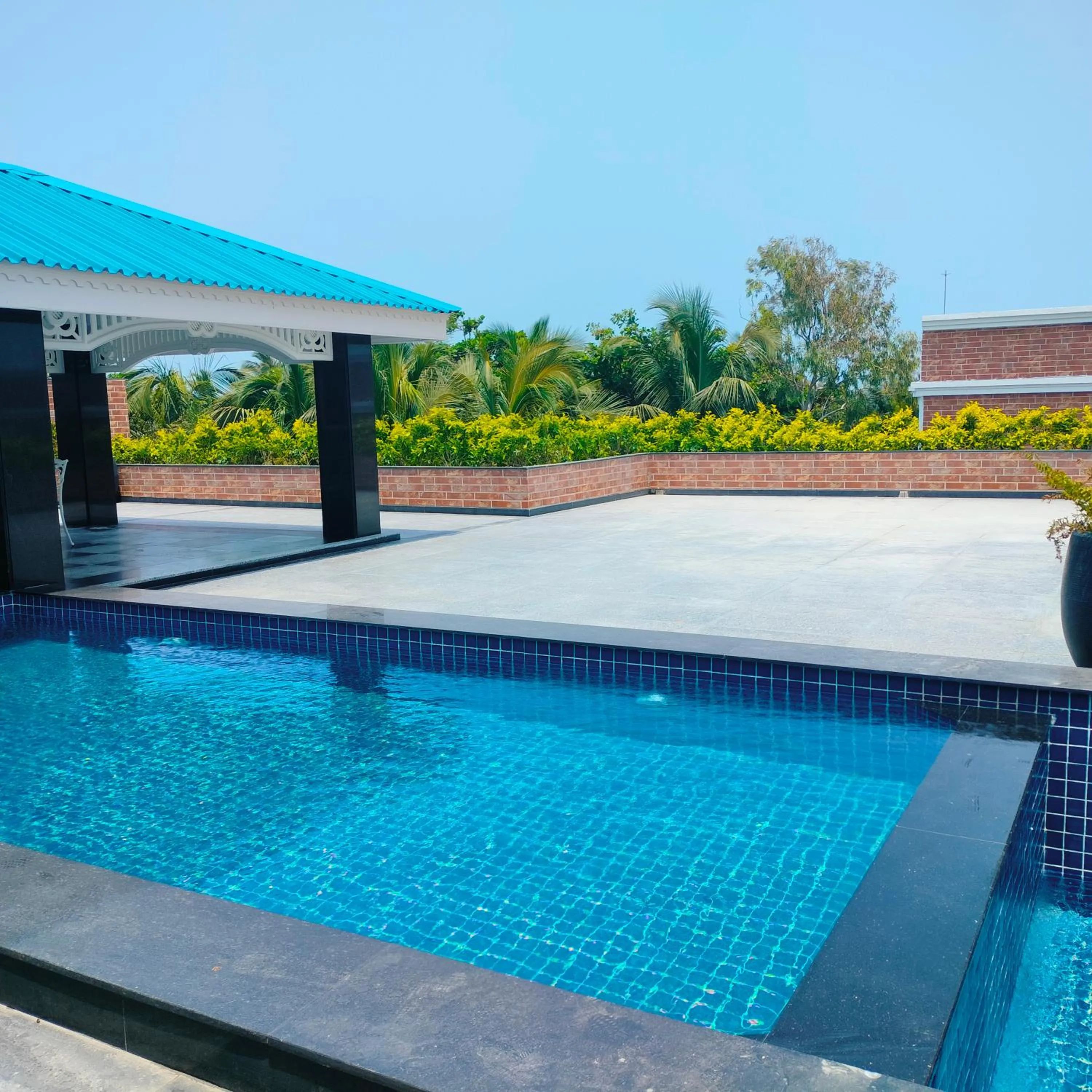 Day in Mayfair Palm Beach Resort