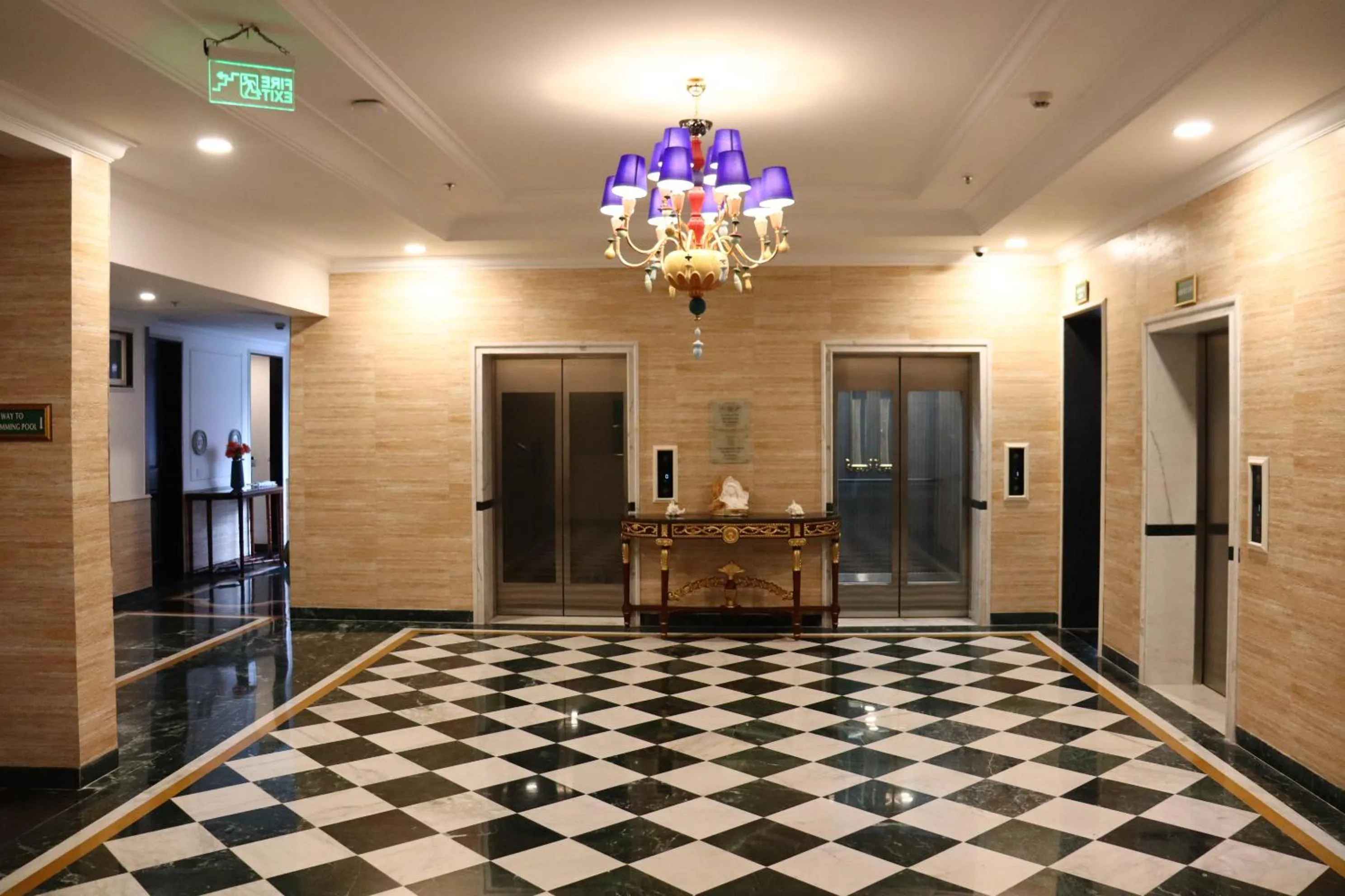 Decorative detail in Mayfair Palm Beach Resort