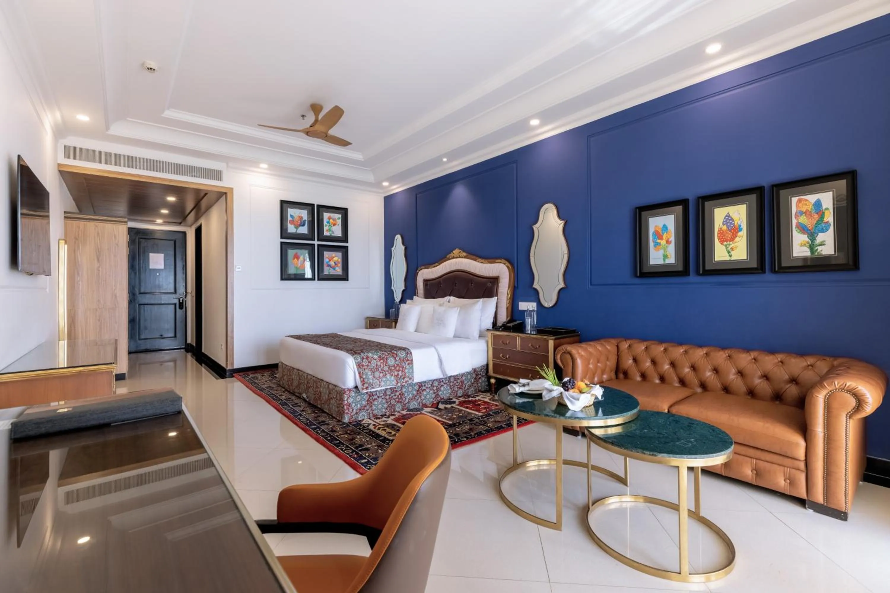 Bedroom, Bed in Mayfair Palm Beach Resort