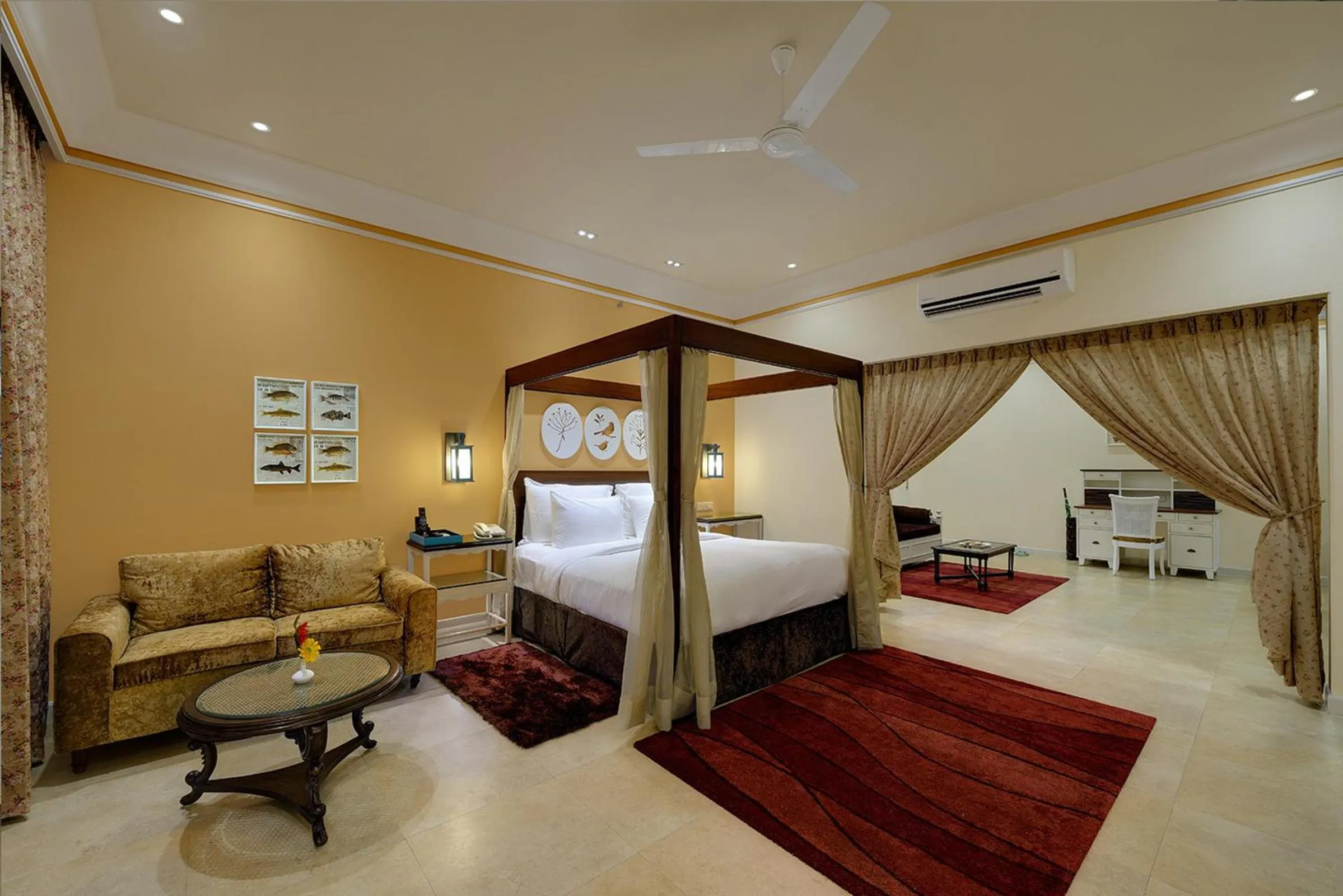 Photo of the whole room, Bed in Mayfair Palm Beach Resort