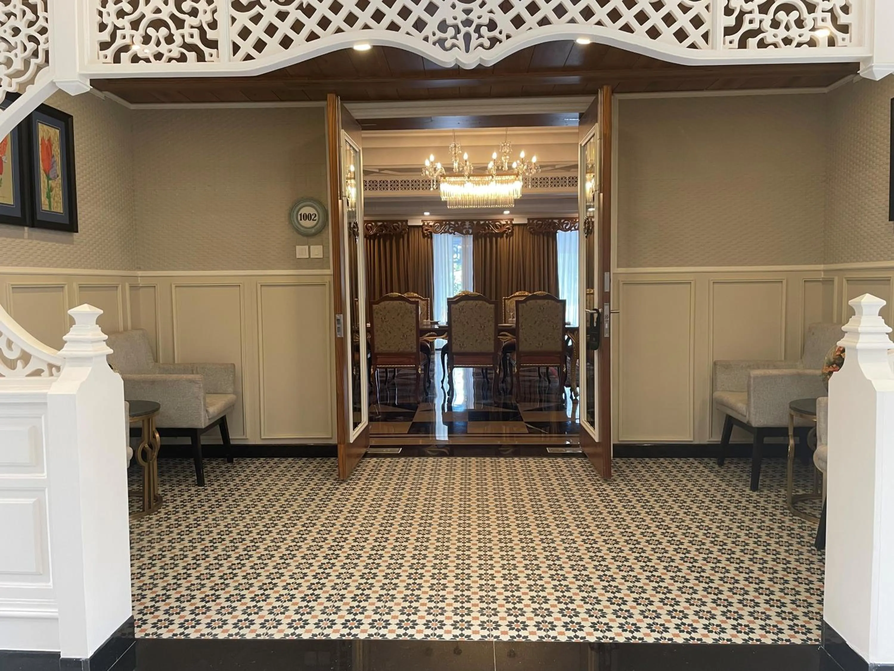 Living room in Mayfair Palm Beach Resort