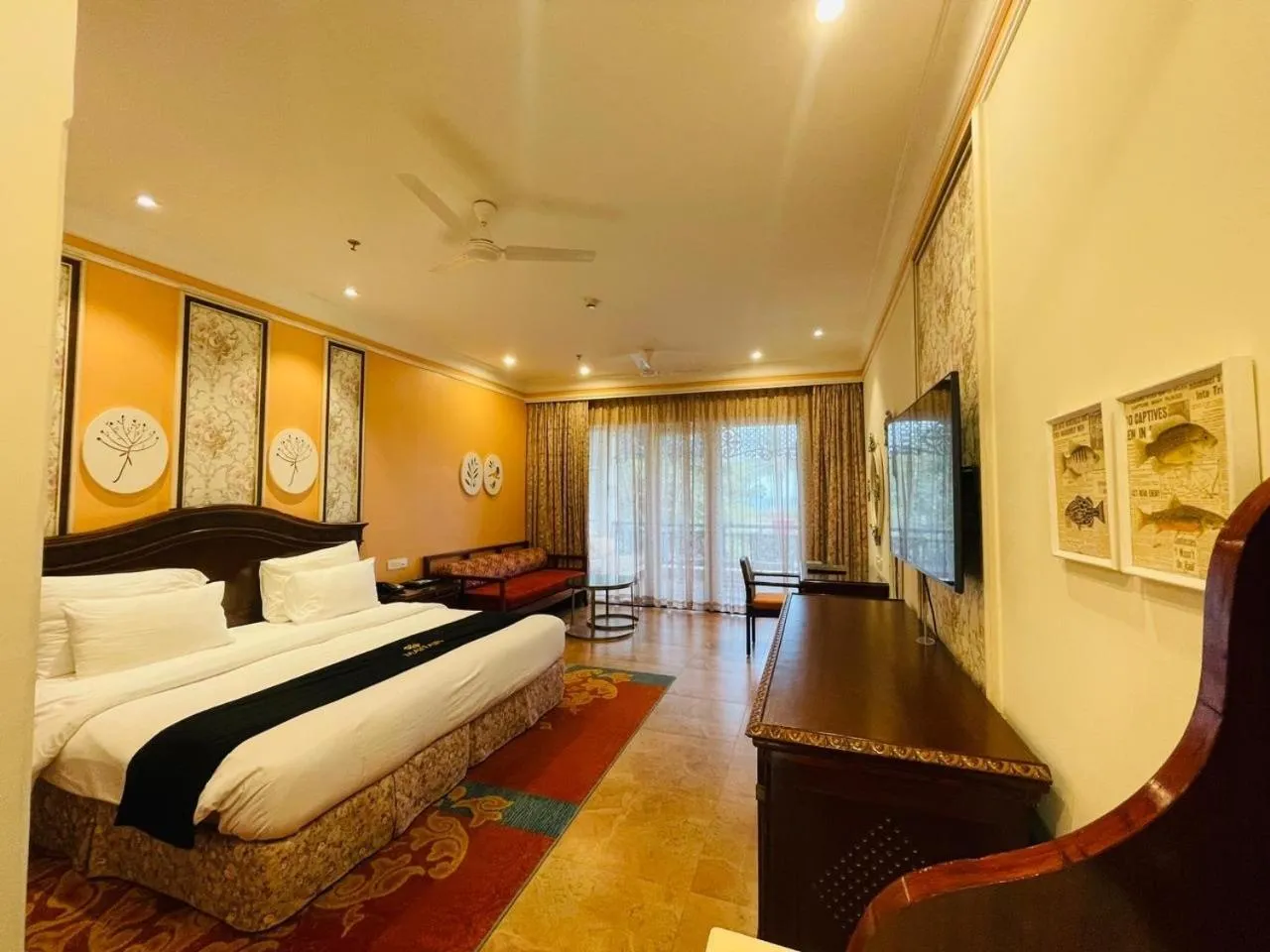 Bedroom, Bed in Mayfair Palm Beach Resort