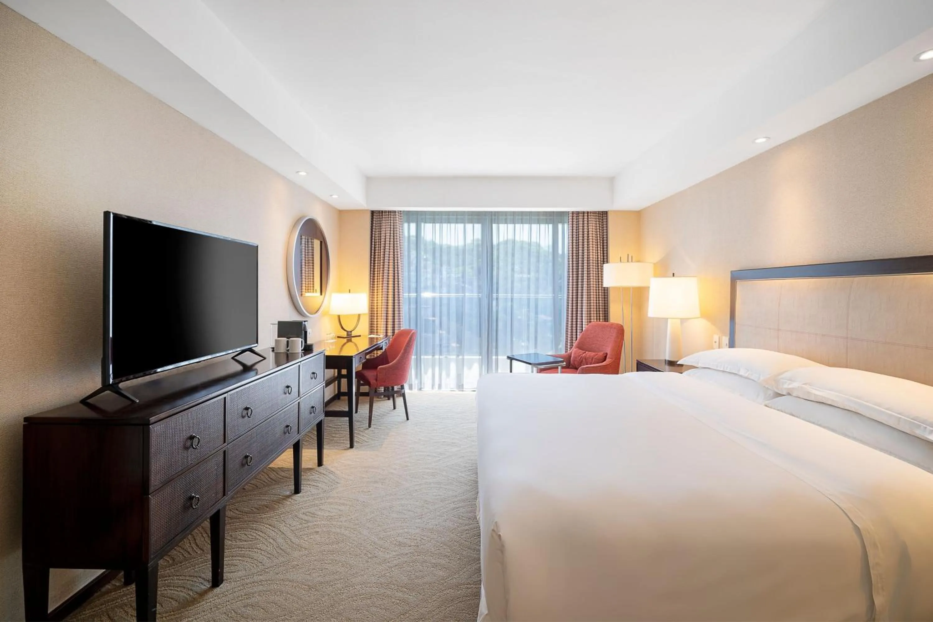 Photo of the whole room, Bed in Sheraton Grand Rio Hotel & Resort