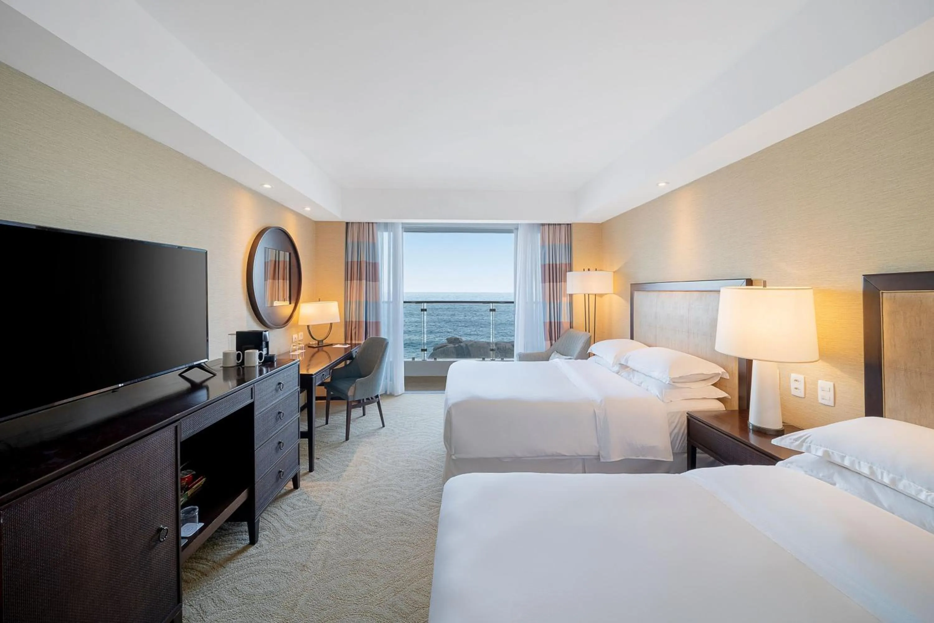 Photo of the whole room, Bed in Sheraton Grand Rio Hotel & Resort