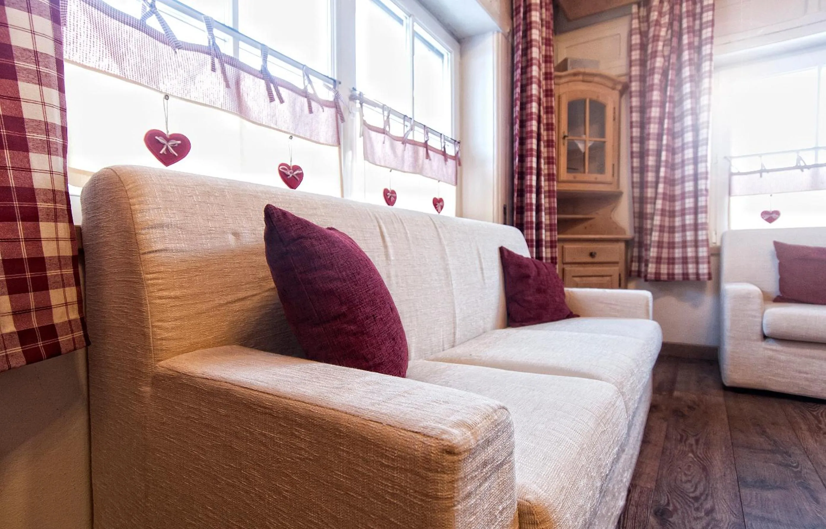 Communal lounge/ TV room in Garnì Aurora Bed and Breakfast