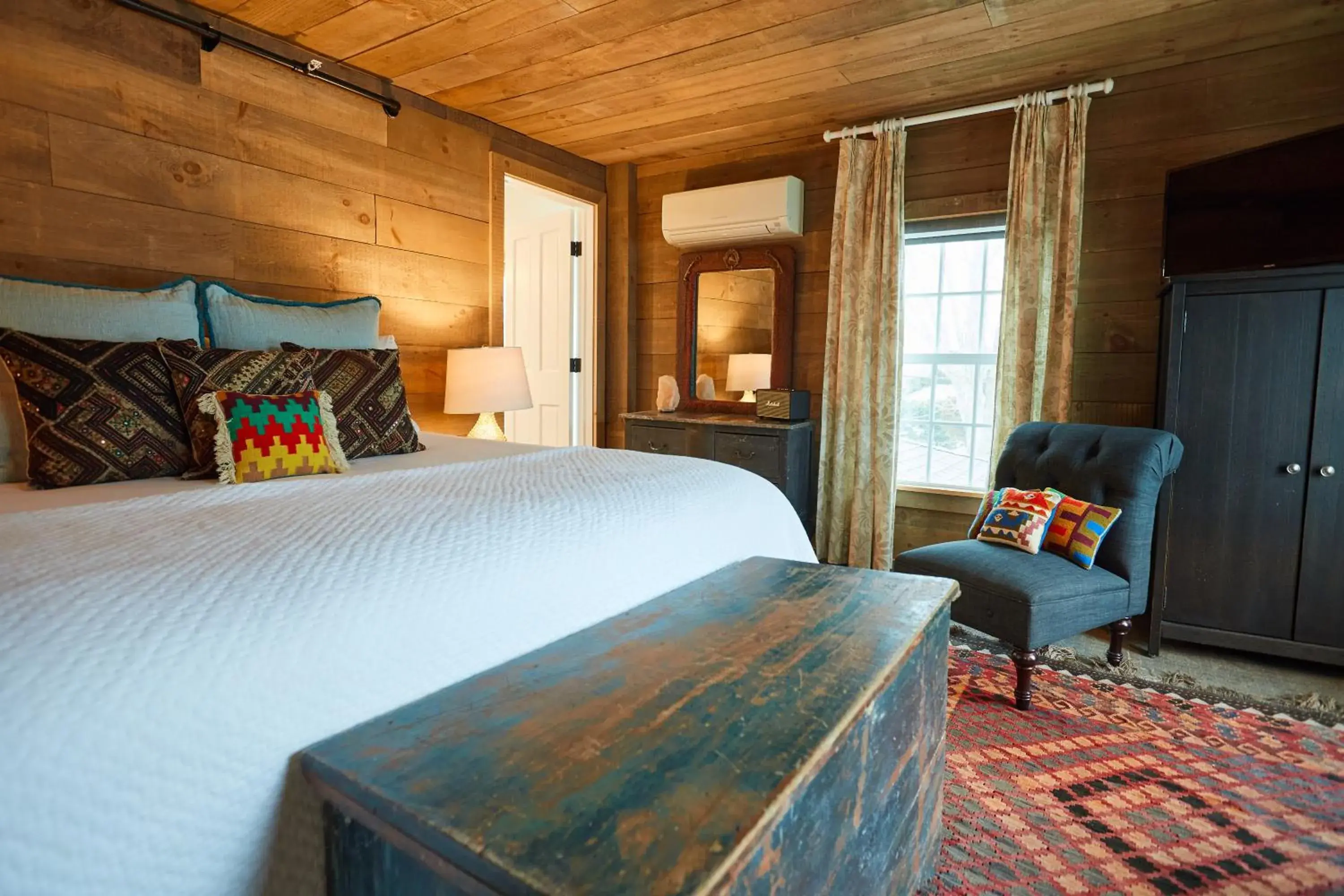 Deluxe King Room - single occupancy in Shelter Harbor Inn Deluxe King Room - single occupancy in Shelter Harbor Inn