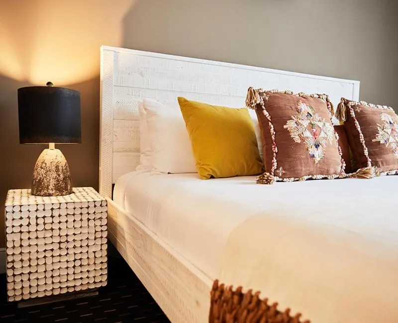 Bed in Shelter Harbor Inn