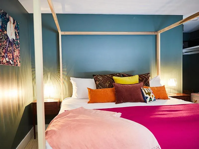 Bed in Shelter Harbor Inn