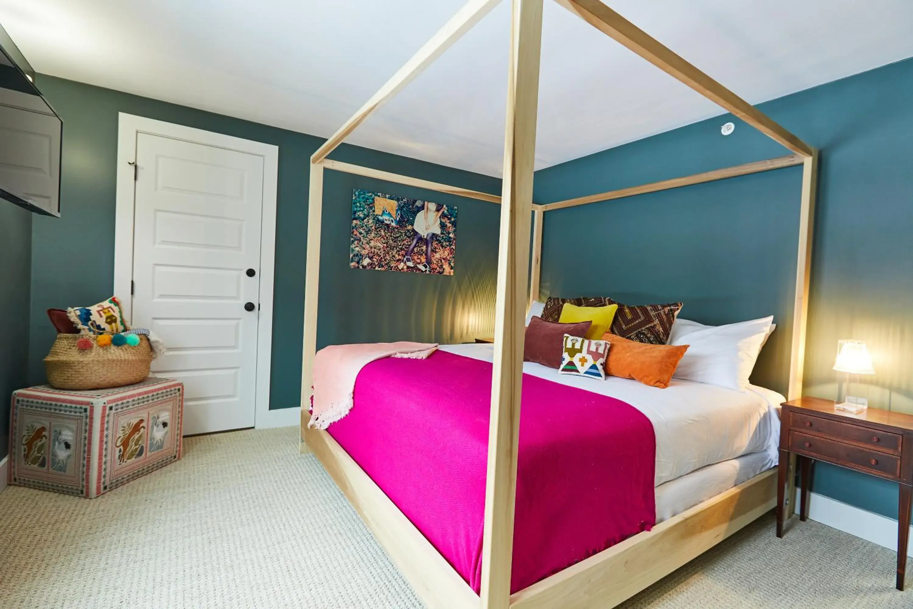 Single Room with Bathroom - single occupancy in Shelter Harbor Inn Single Room with Bathroom - single occupancy in Shelter Harbor Inn