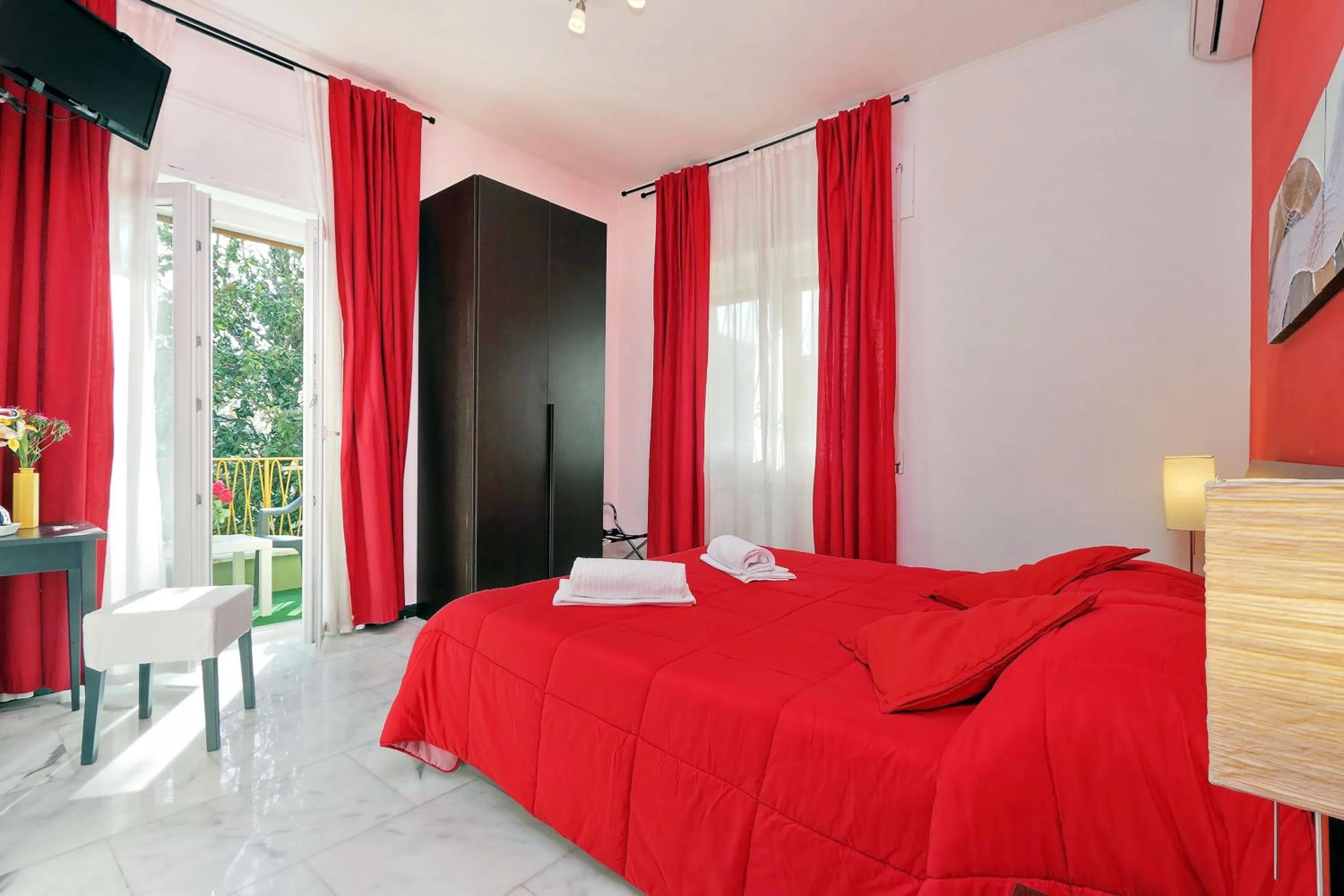 Bedroom, Bed in I Pini di Roma - Rooms & Suites