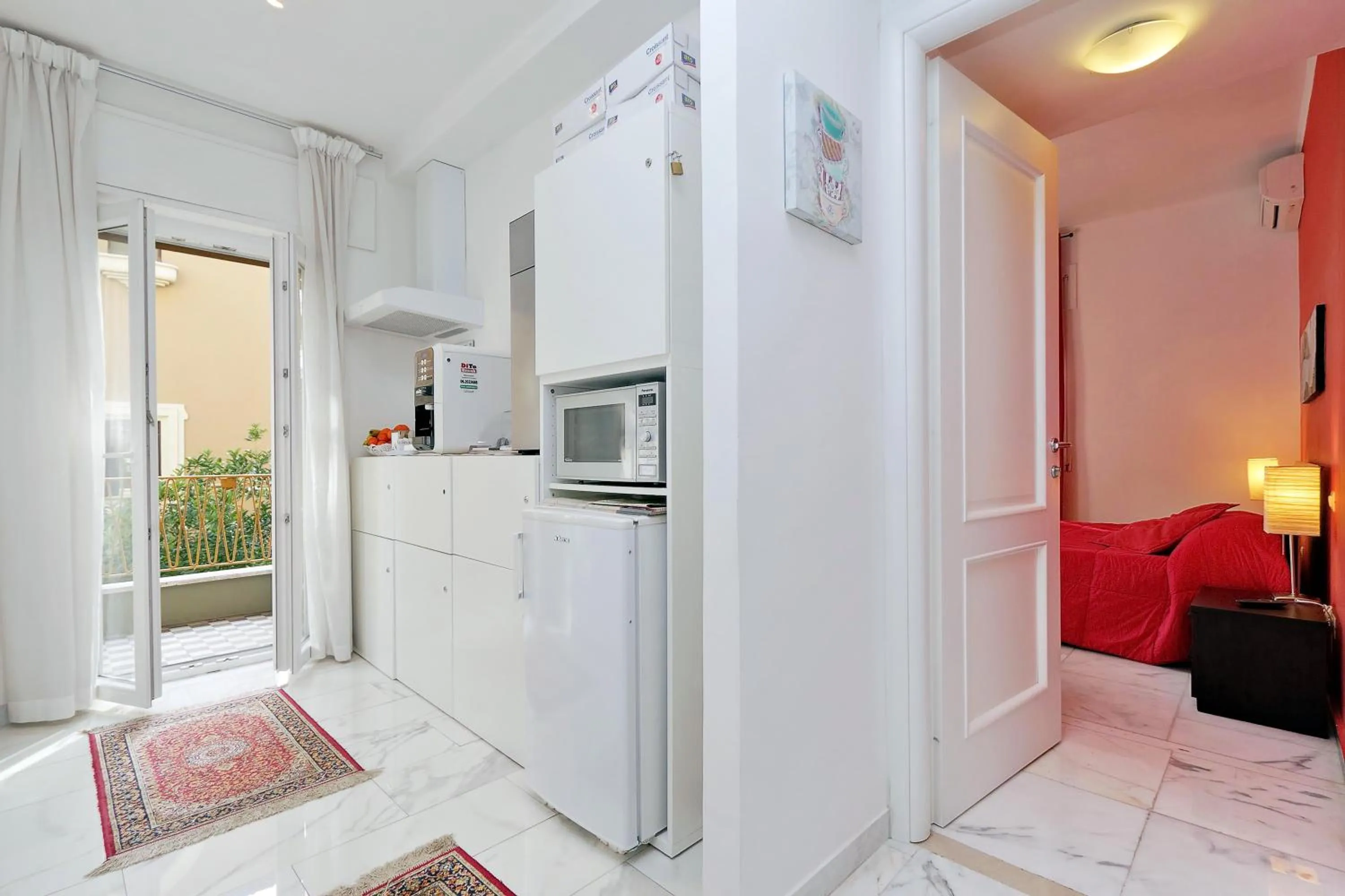 Lobby or reception in I Pini di Roma - Rooms & Suites