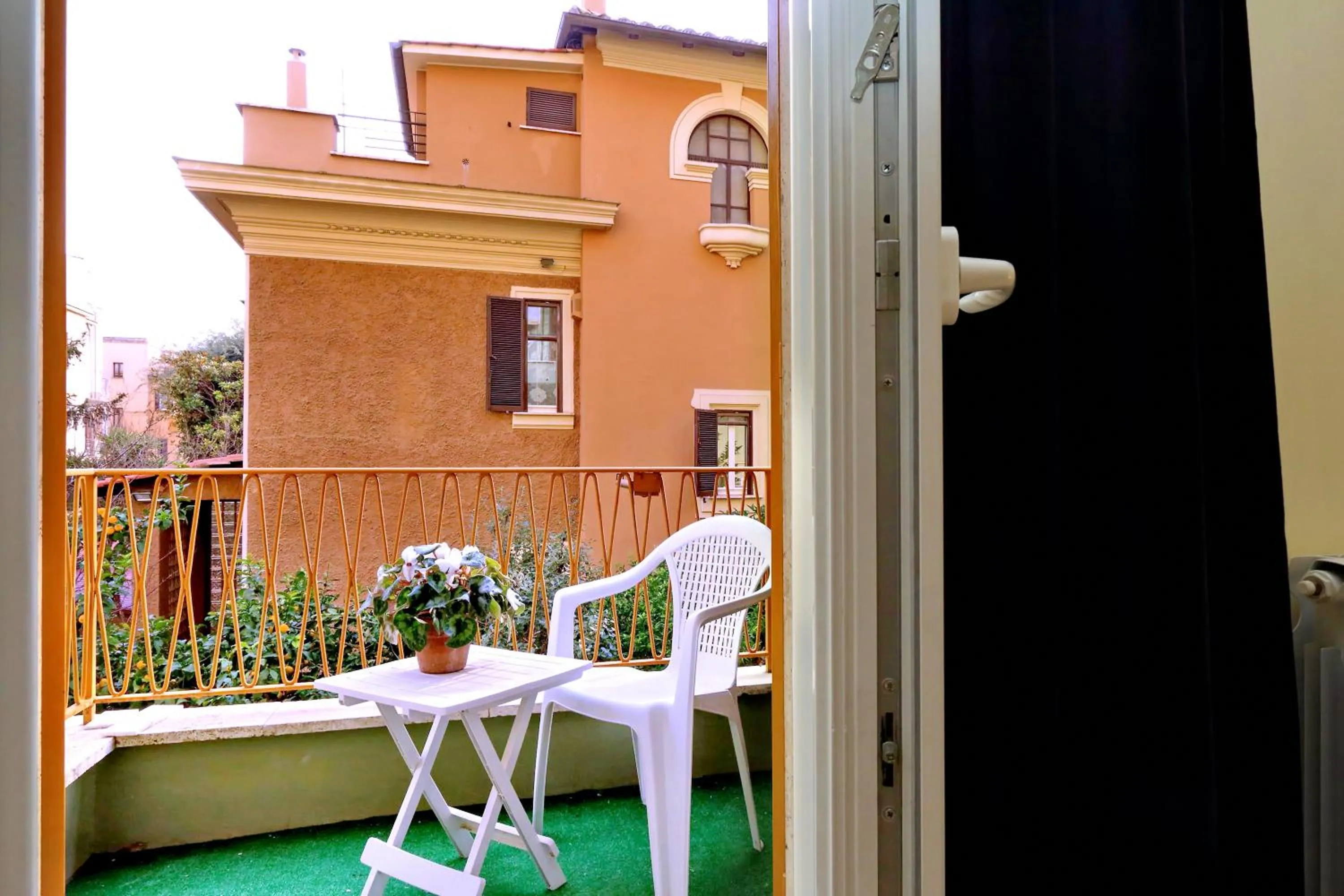 Balcony/Terrace in I Pini di Roma - Rooms & Suites