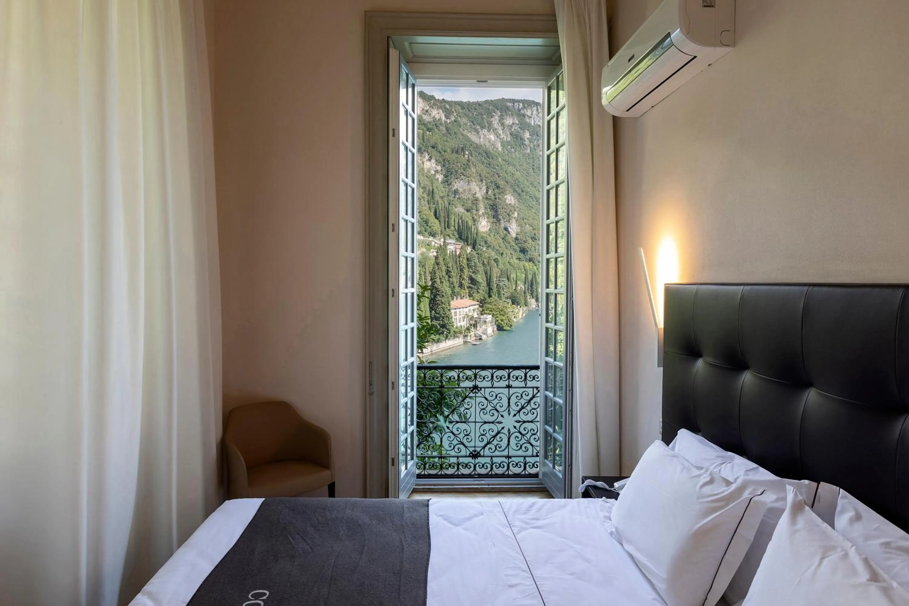 Bed in Hotel Villa Cipressi, by R Collection Hotels