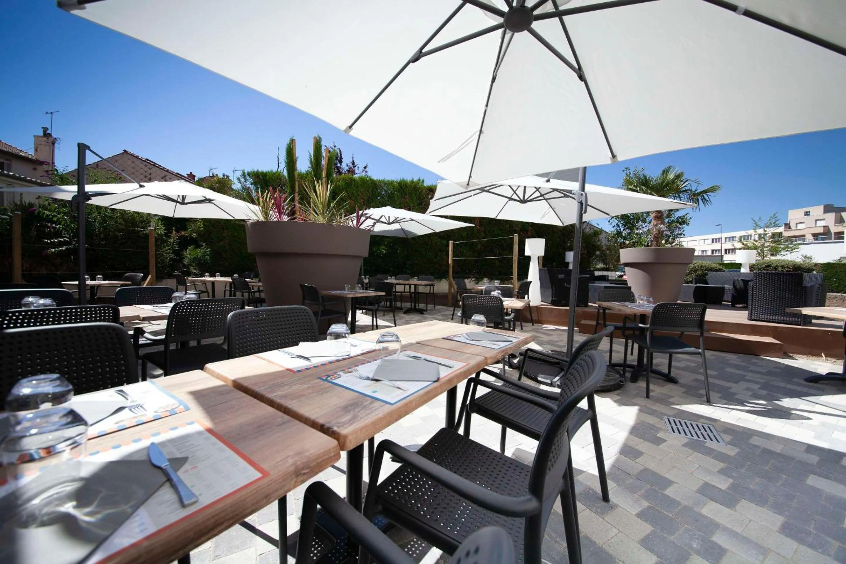 Restaurant/places to eat in The Originals Boutique, Hôtel Le Marmotel, Clermont-Ferrand